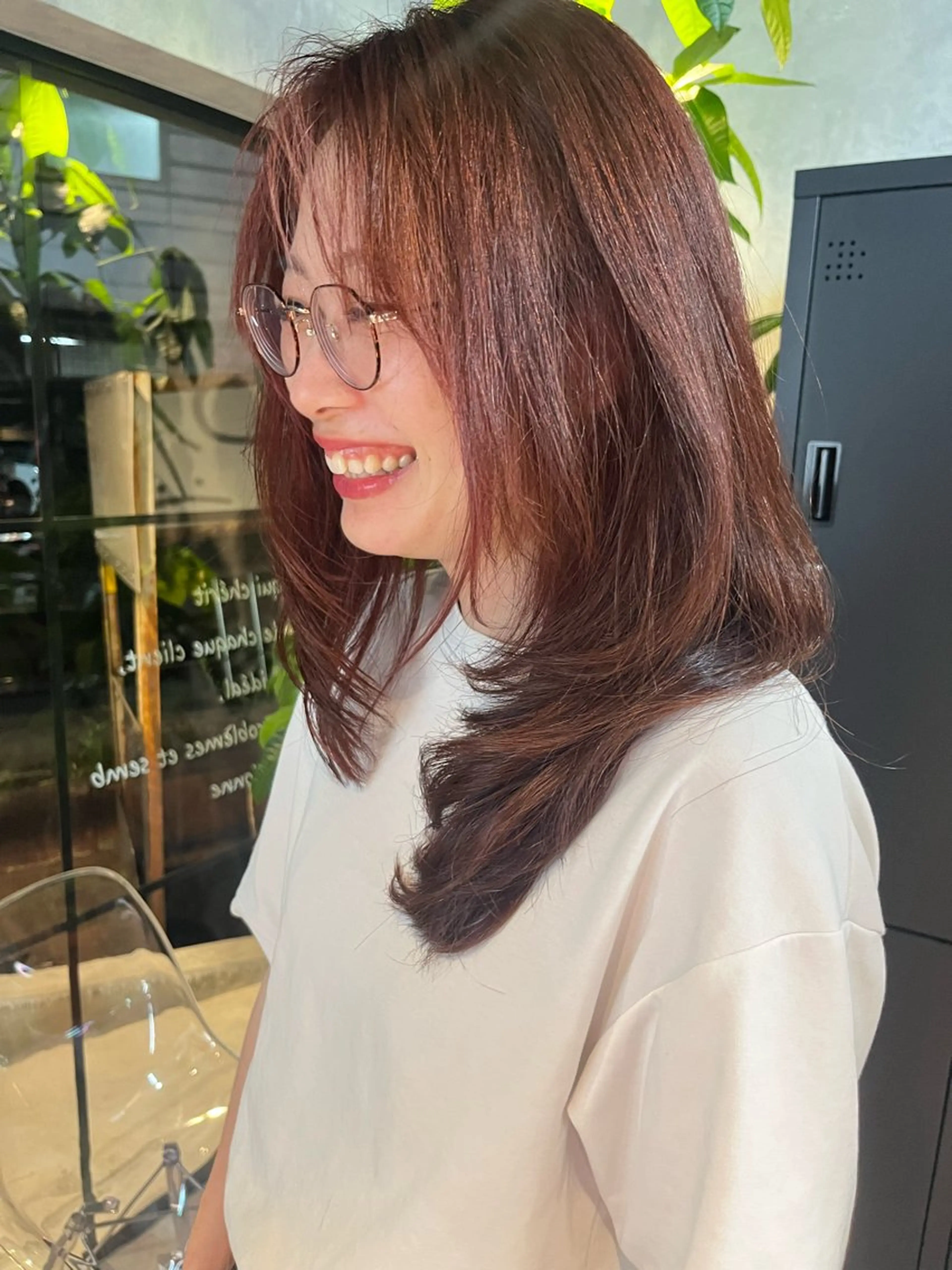 セミロング 顔周りカット ハイレイヤー レイヤーカット 小山洋次/阪急茨木/ 透明感カラーショートのヘアスタイル