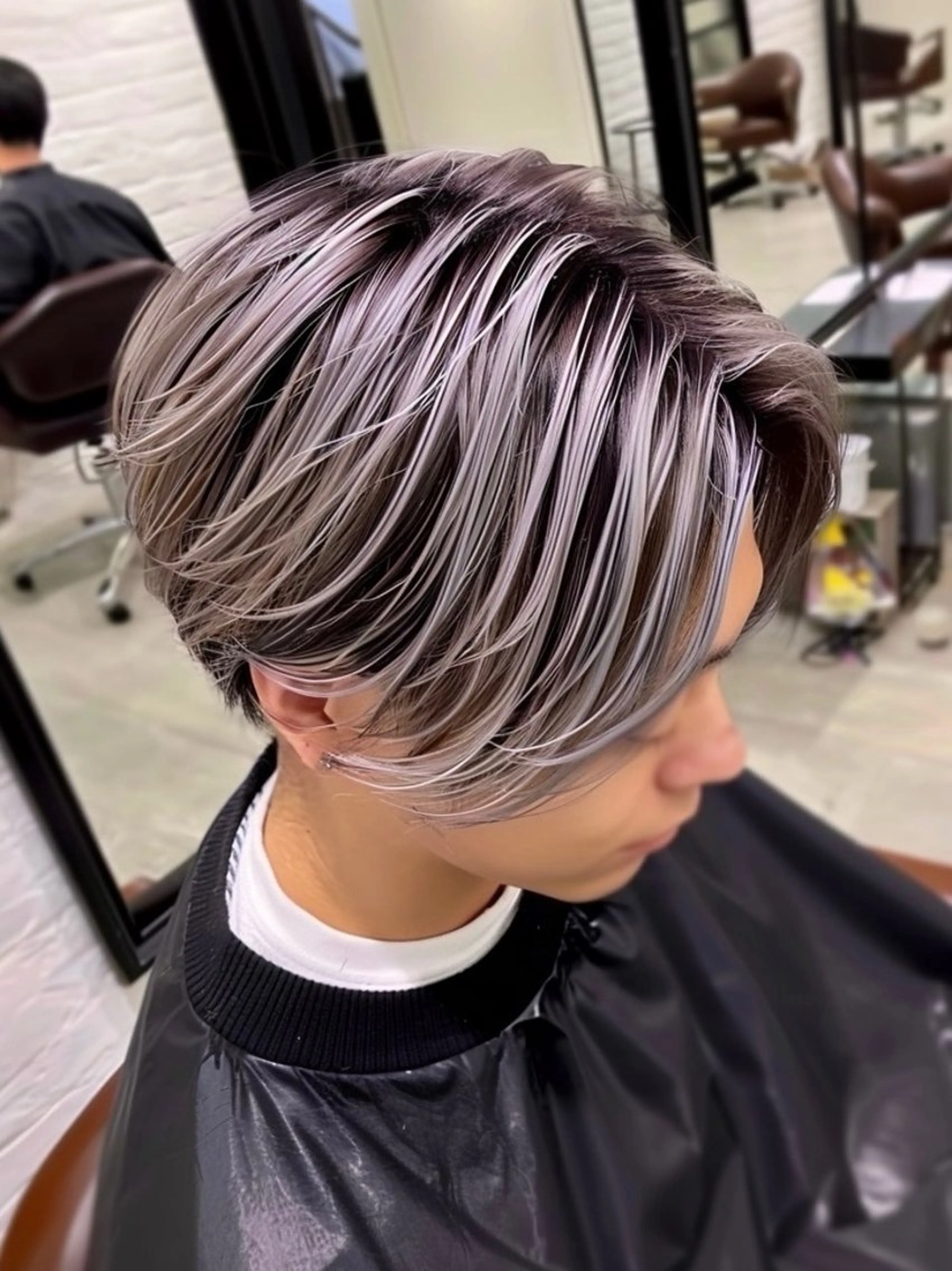 ショート パーマ メンズ メンズハイトーン メンズバレイヤージュのヘアスタイル