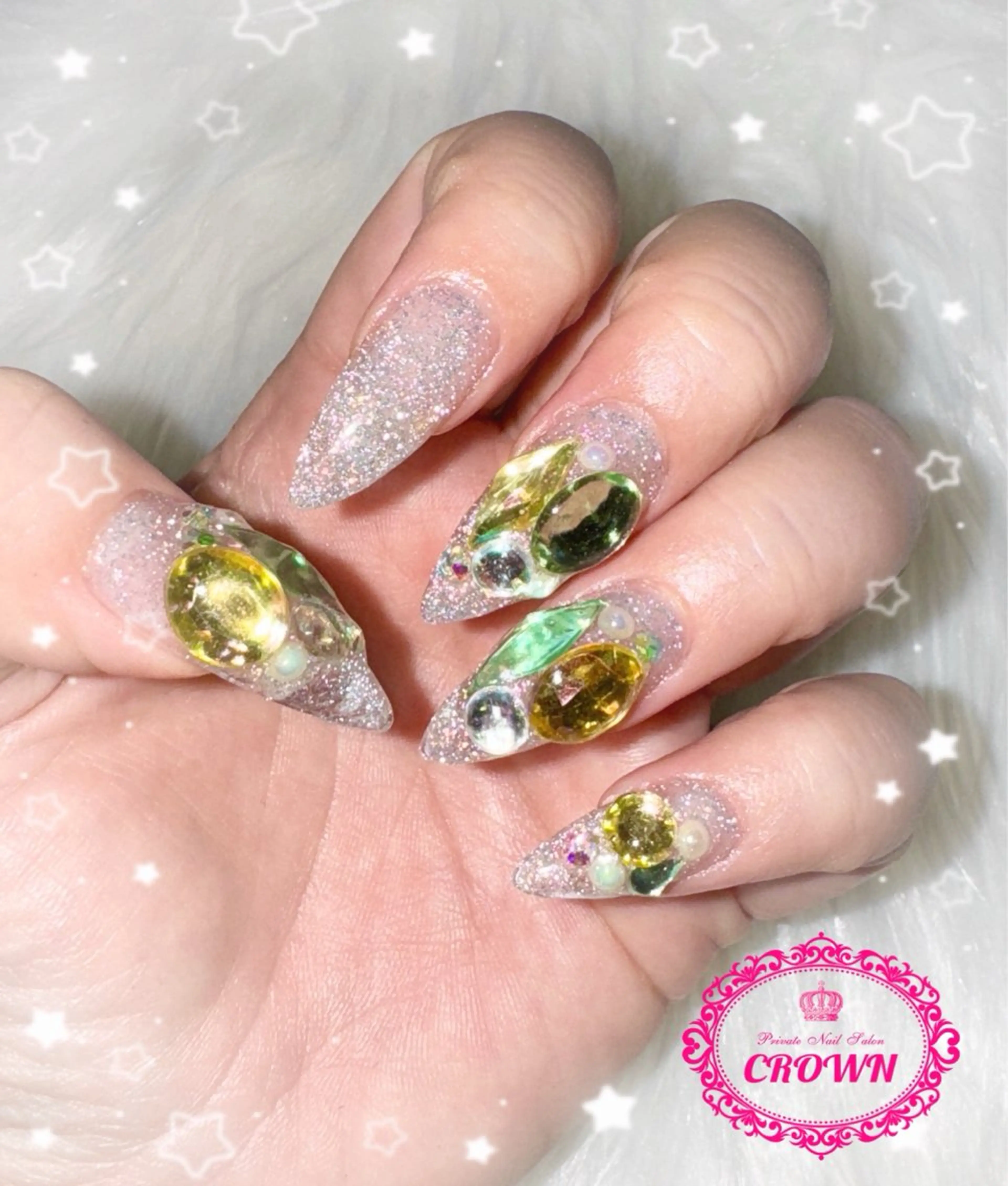 ネイル CROWN プライベートサロンのネイルデザイン