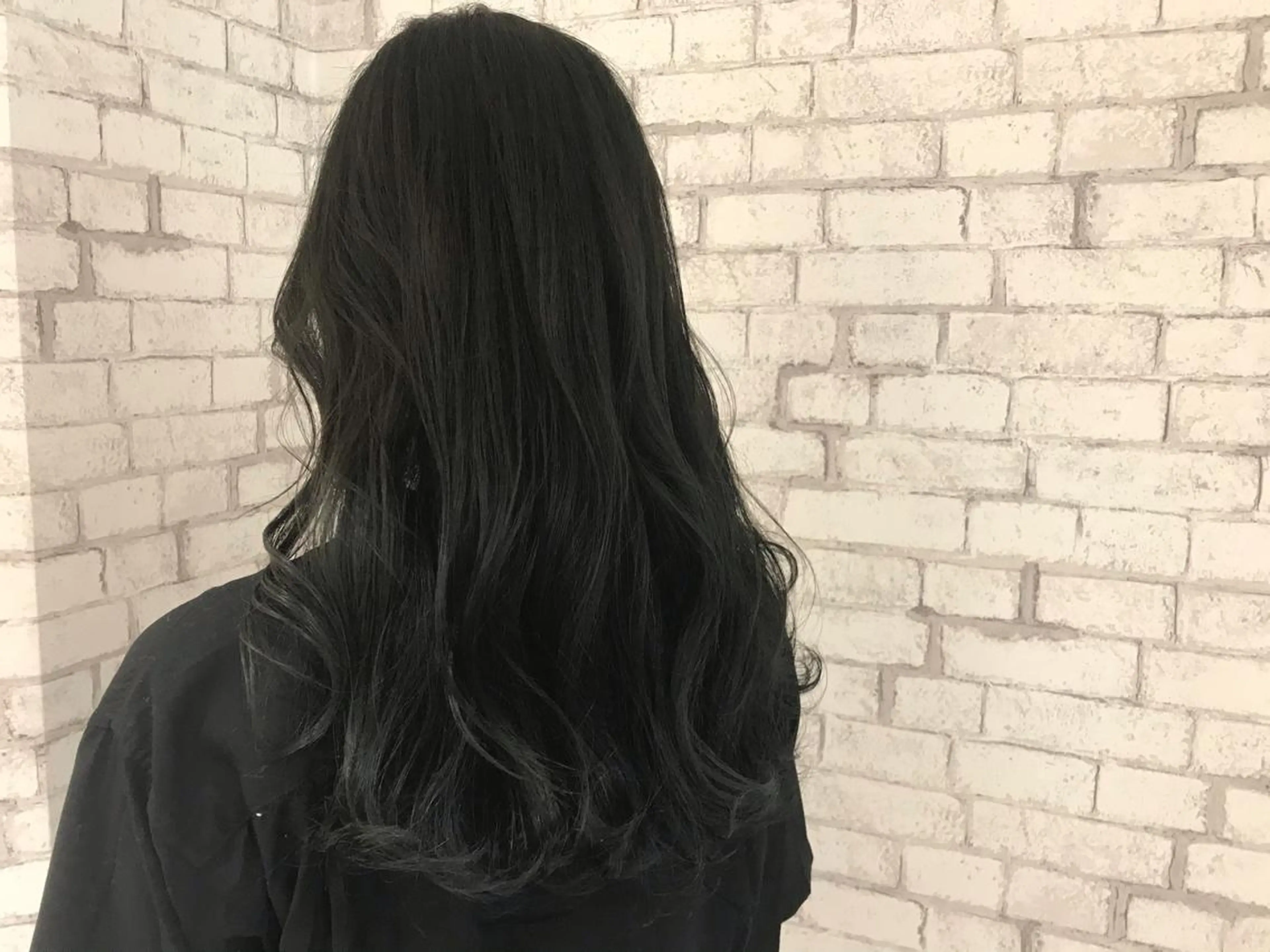 セミロング カラー ブルーカラー 髪質改善カラー 清利あやなのヘアスタイル