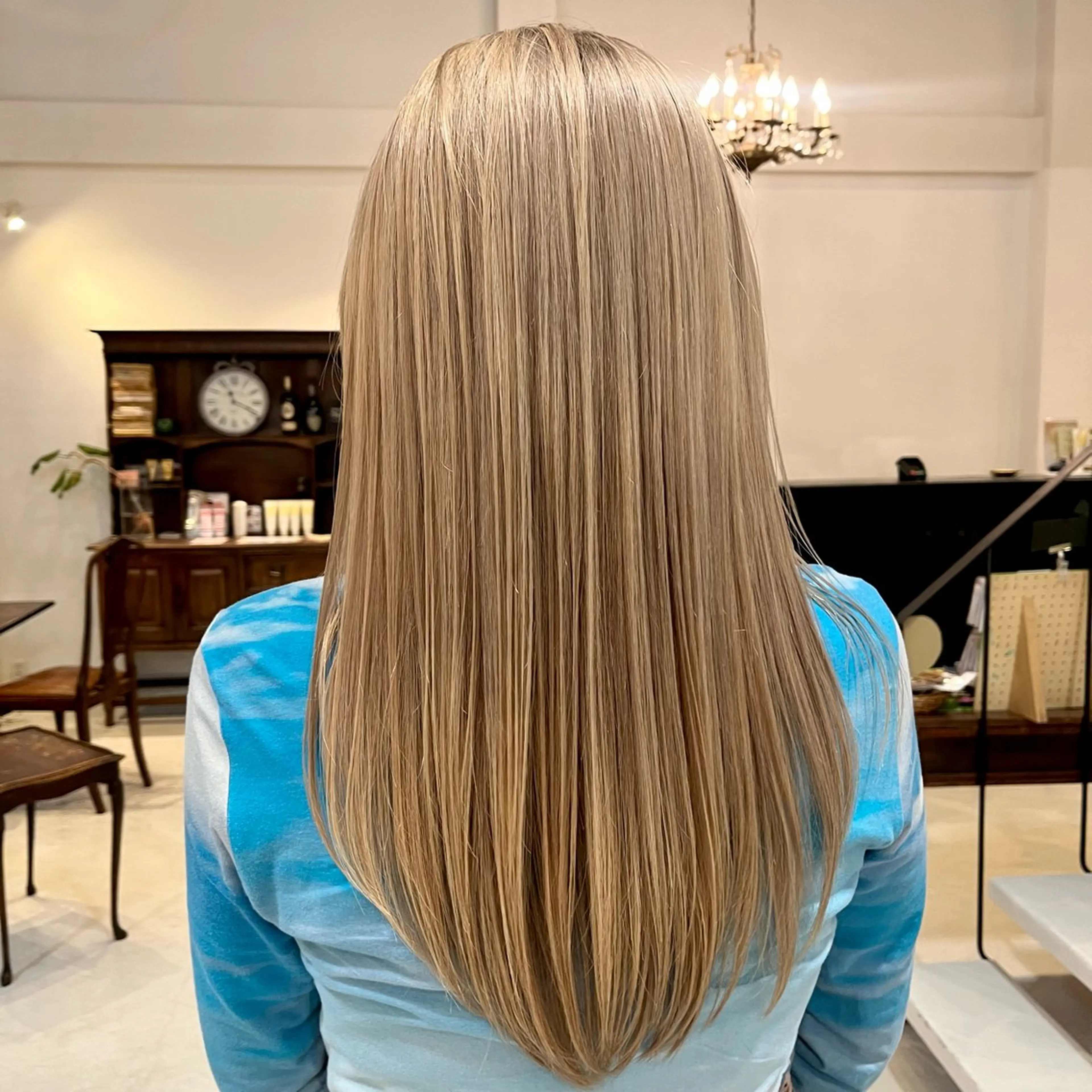 ロング カラー ベージュカラー ブロンド ブロンドベージュ カット ヘアカラー トリートメント 【中村公園】小山 蒼生のヘアスタイル