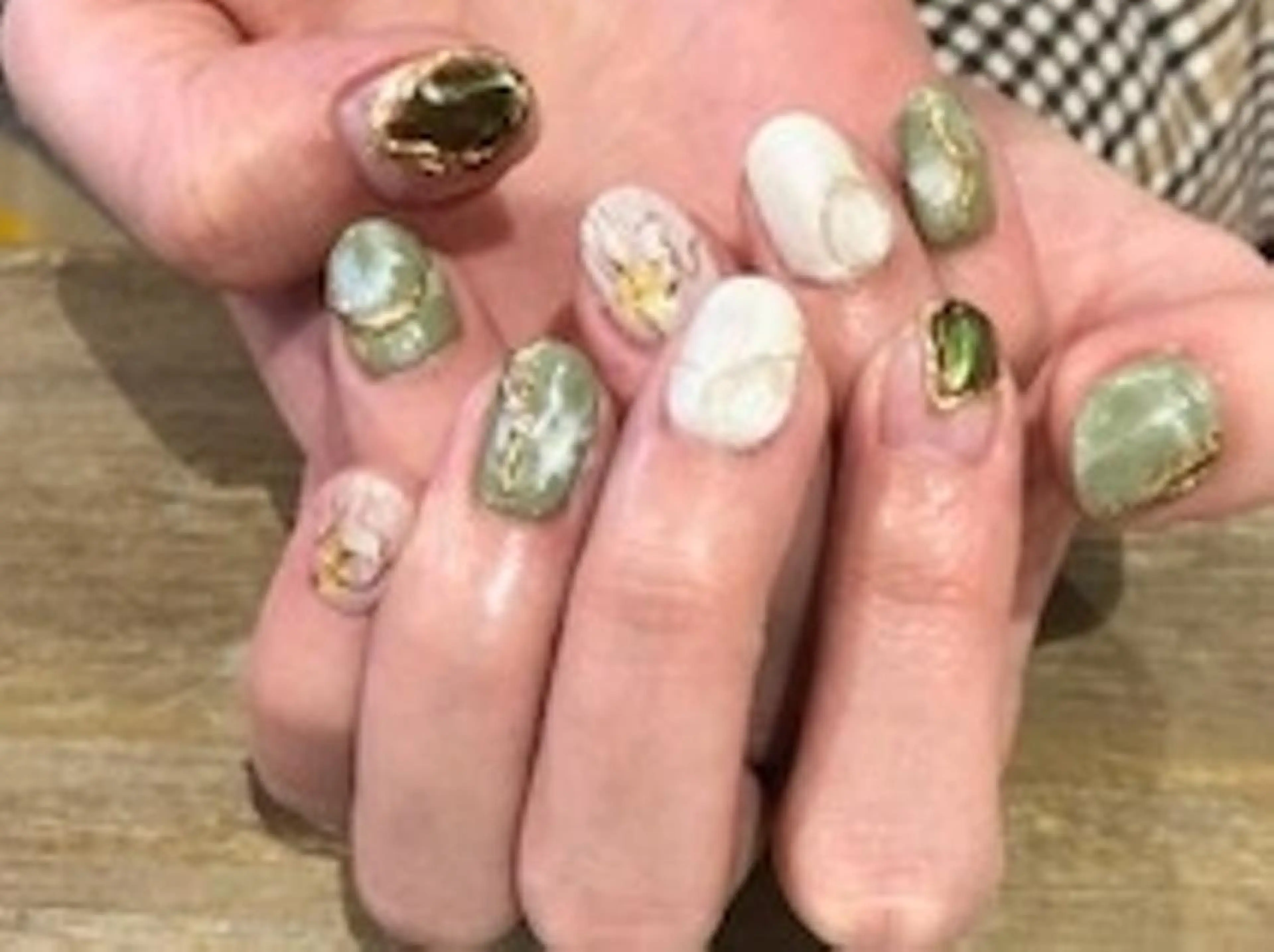 ネイル 持ち込み 八木 香澄のネイルデザイン