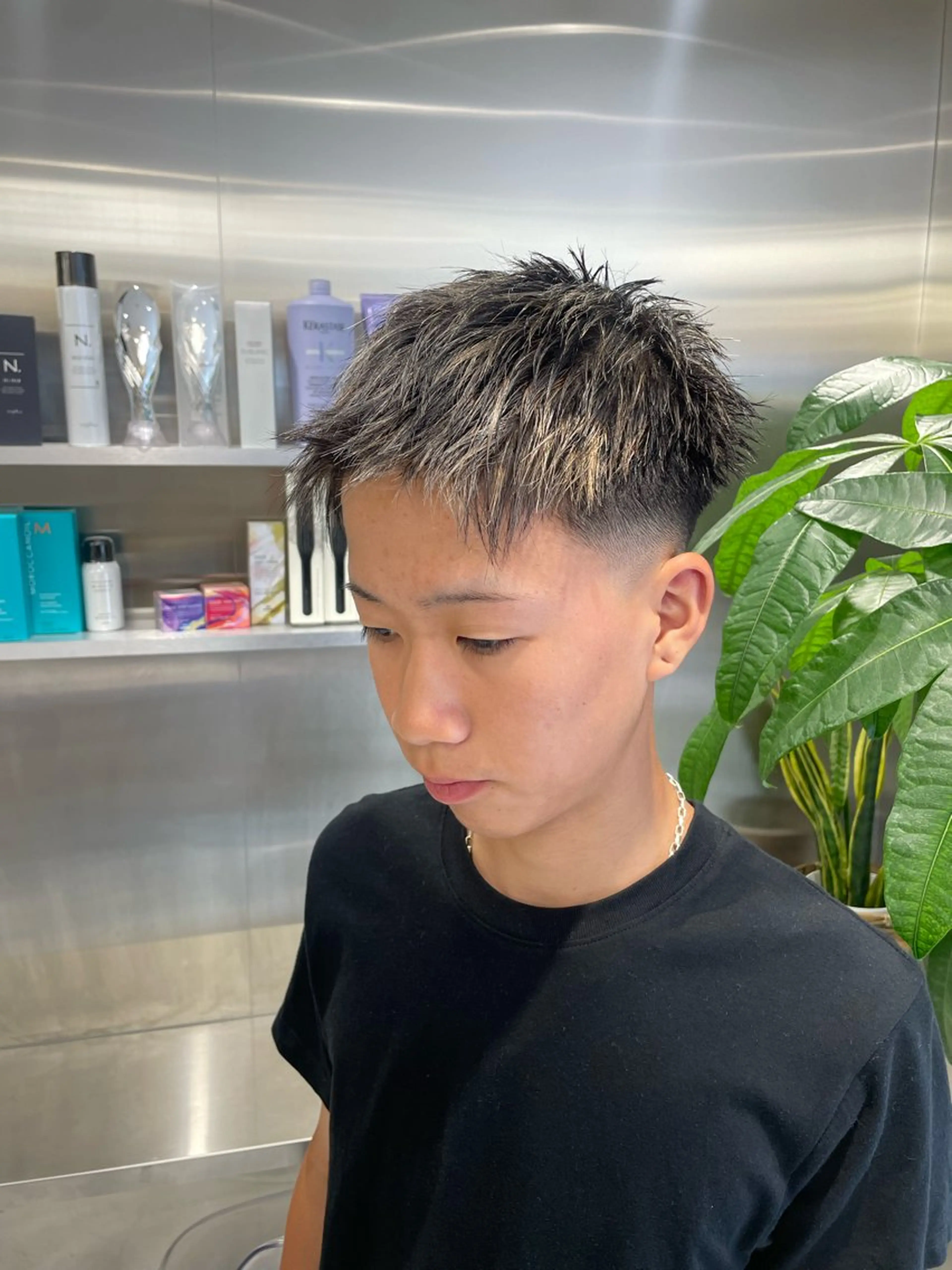 ショート カラー メンズ メンズメッシュ メンズパーマ メンズツイストパーマ 波巻きパーマ メッシュ カット ヘアカラー フェザーショート⚡️ REONのヘアスタイル