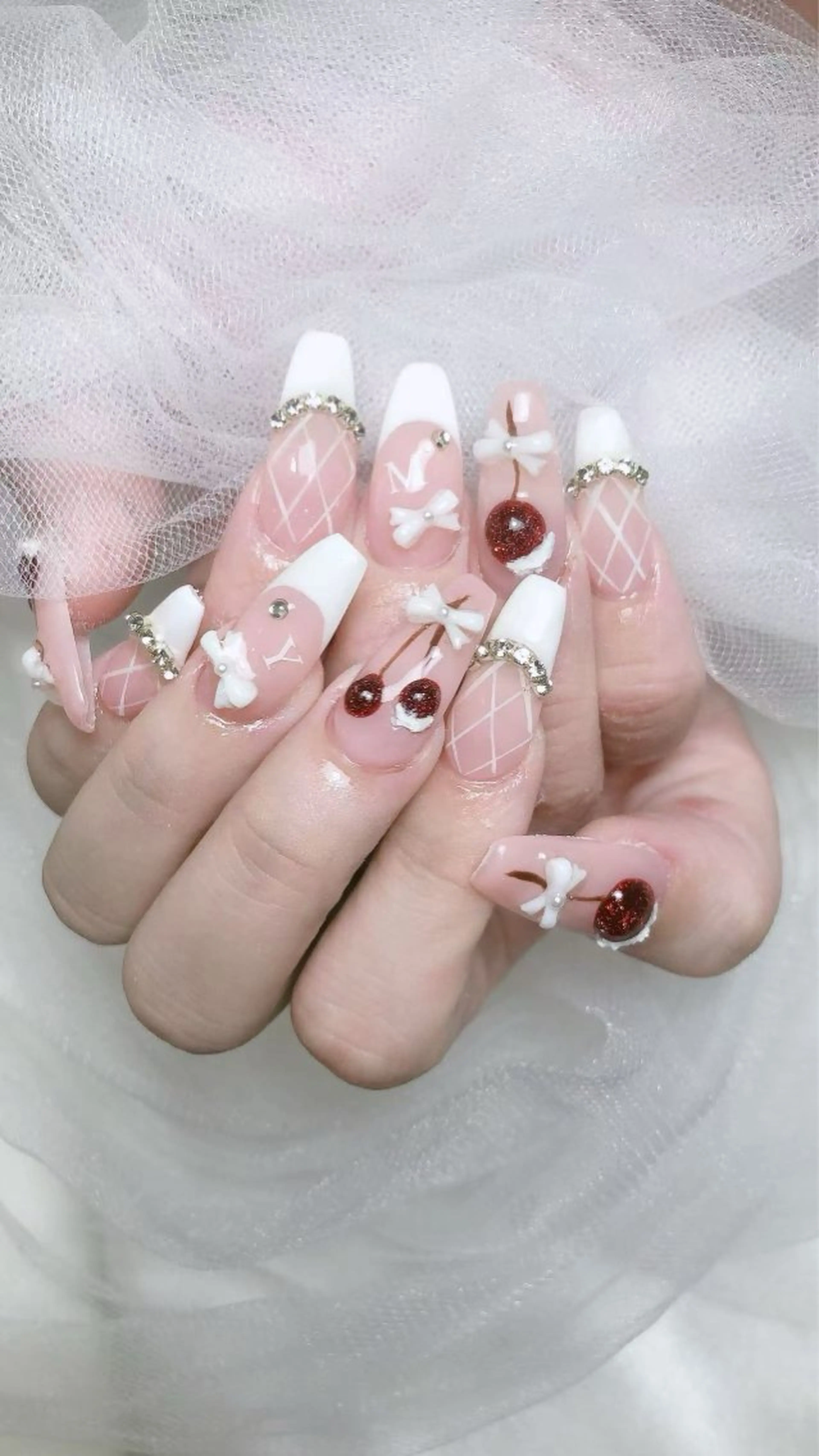 🌸 再来のお客様に限定⭐️ チップ長さ出し再利用　10本持込デザイパーツ、ストーンつけ放題￥11580の写真