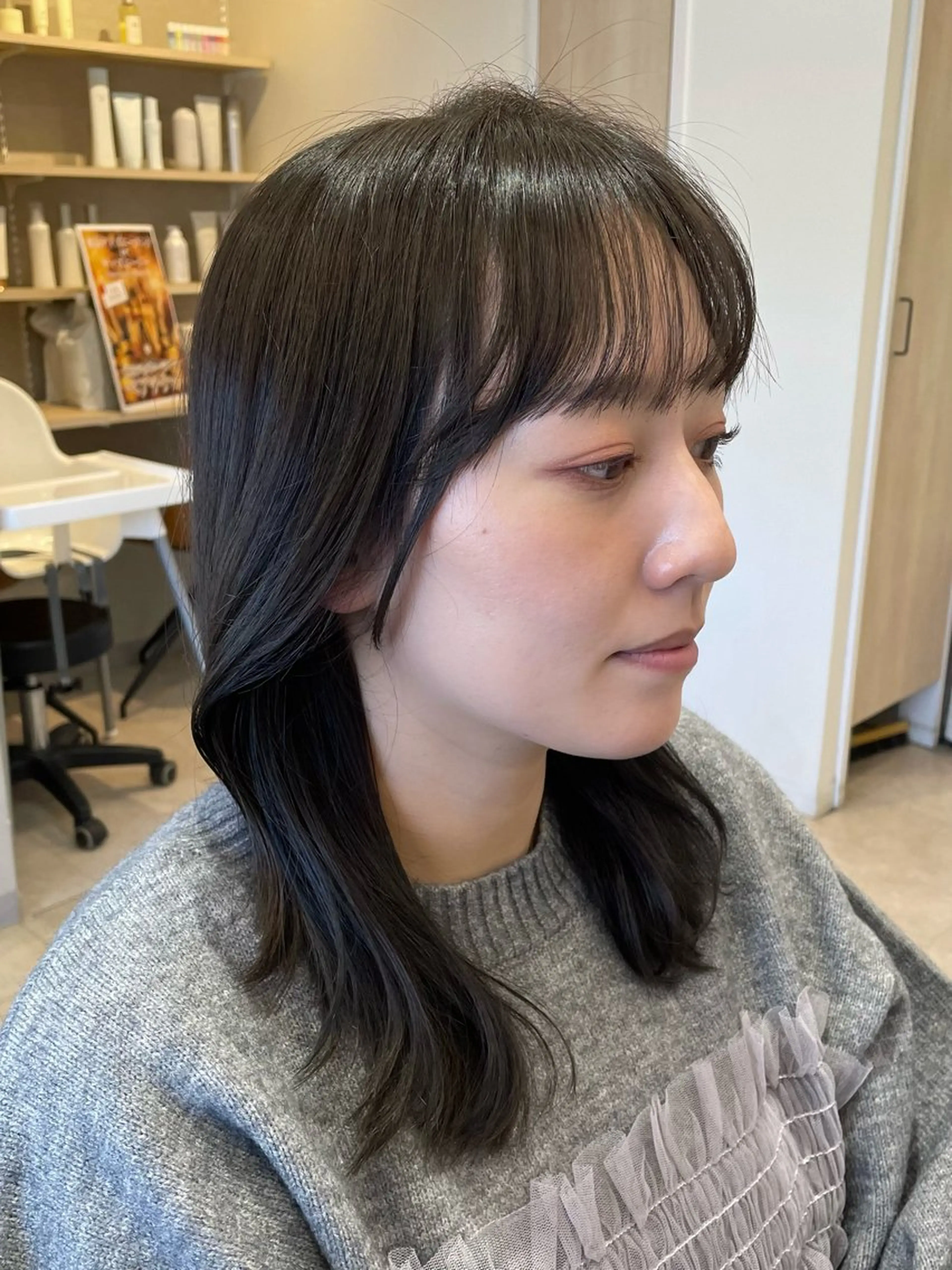 セミロング カラー アッシュ アッシュブラウン ブラウンカラー カット ヘアカラー 小川 泉美のヘアスタイル