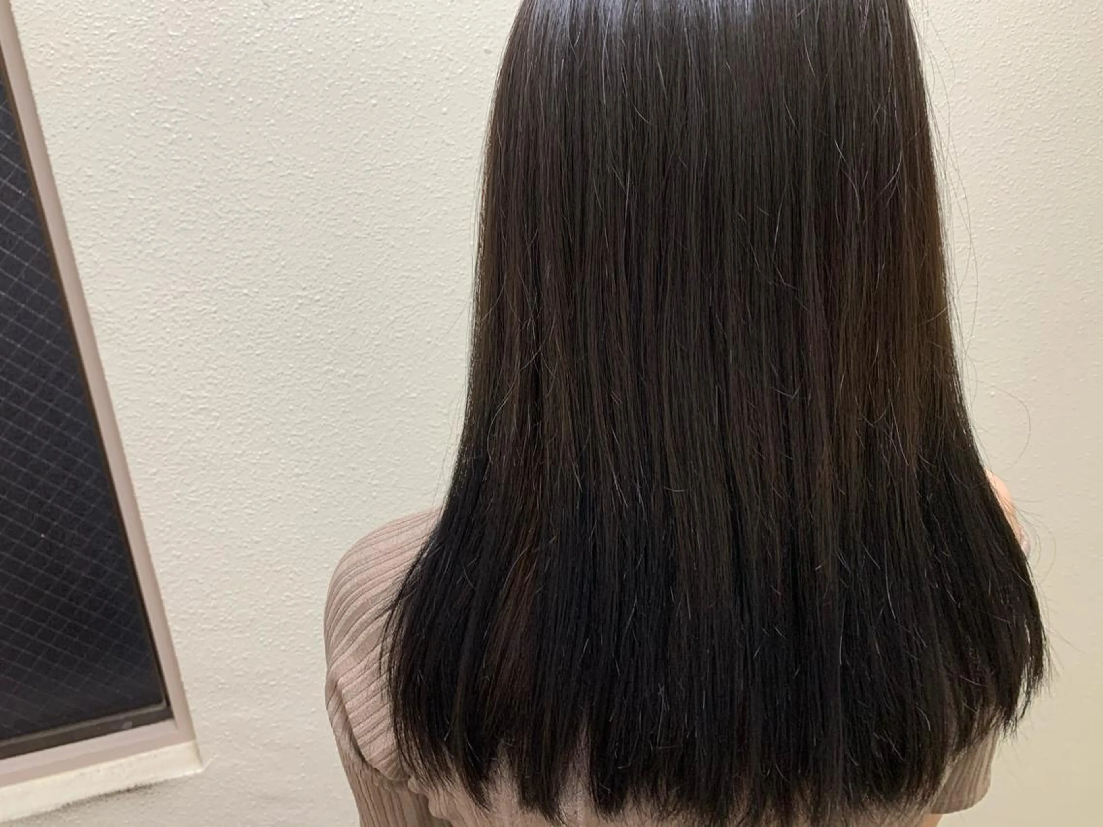 ミディアム カラー パーマ ヘアアレンジ メンズ キッズ ネイル マツエク・マツパ 切りっぱなしヘアボブ ミディアムヘアRYOのヘアスタイル