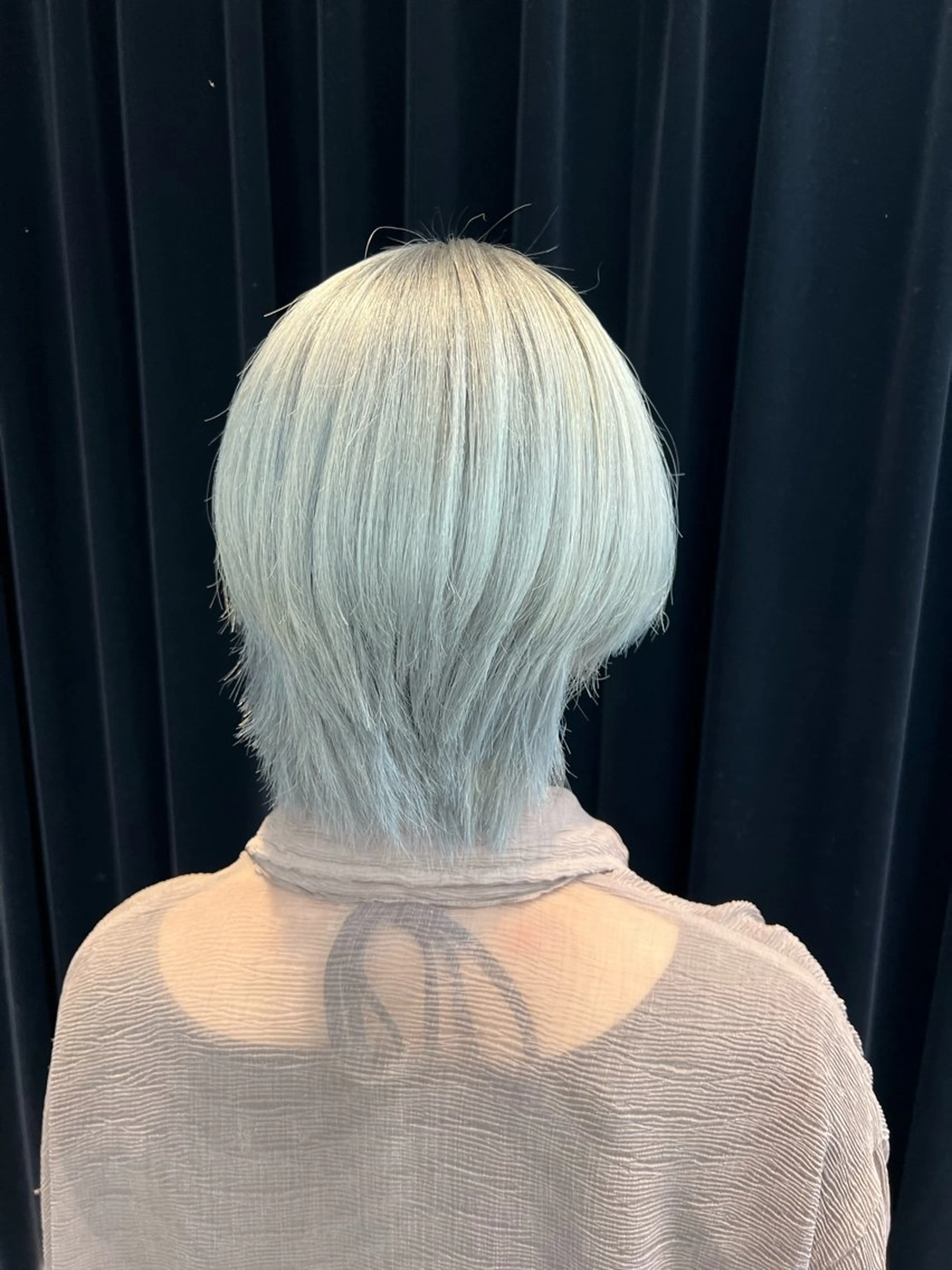 ショート カラー ブリーチ ブルーカラー 透明感カラー シルバー ショートヘア ヘアカラー 🌷︎あすか🌷 JILLSTUDIOのヘアスタイル