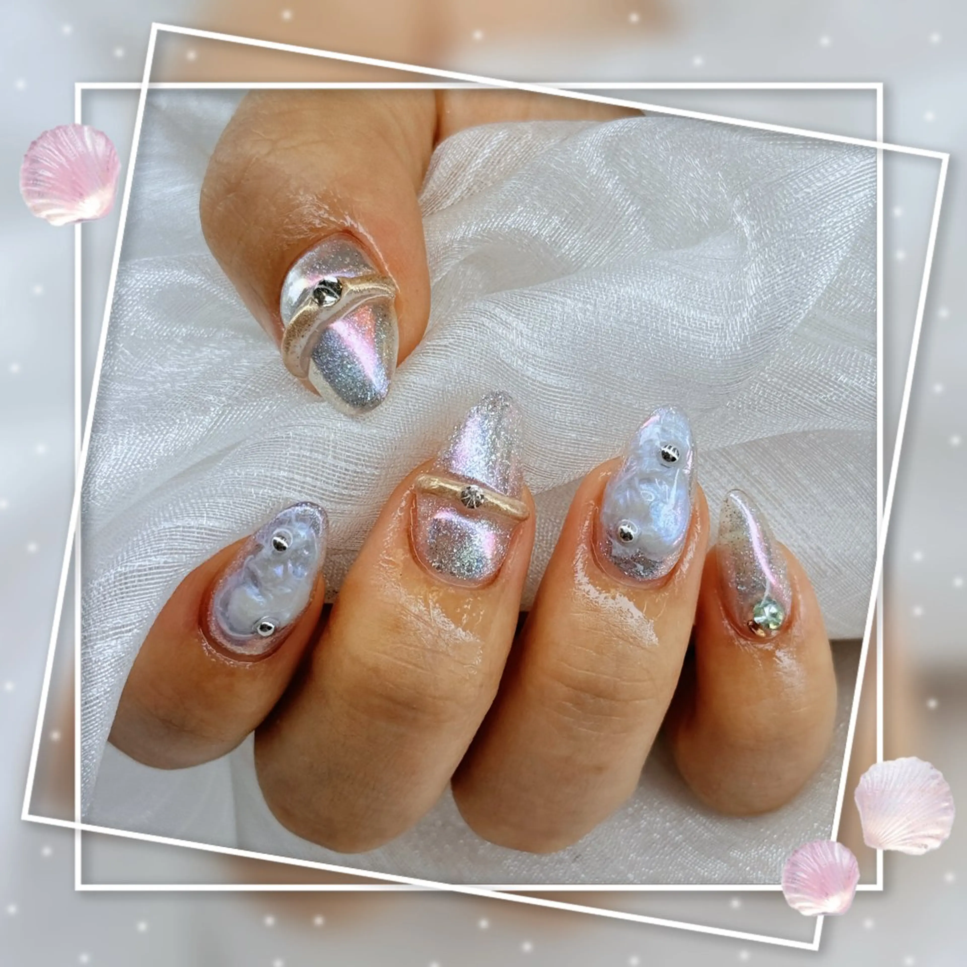 ネイル ハンドネイル AngelChris ビューティーサロンのネイルデザイン