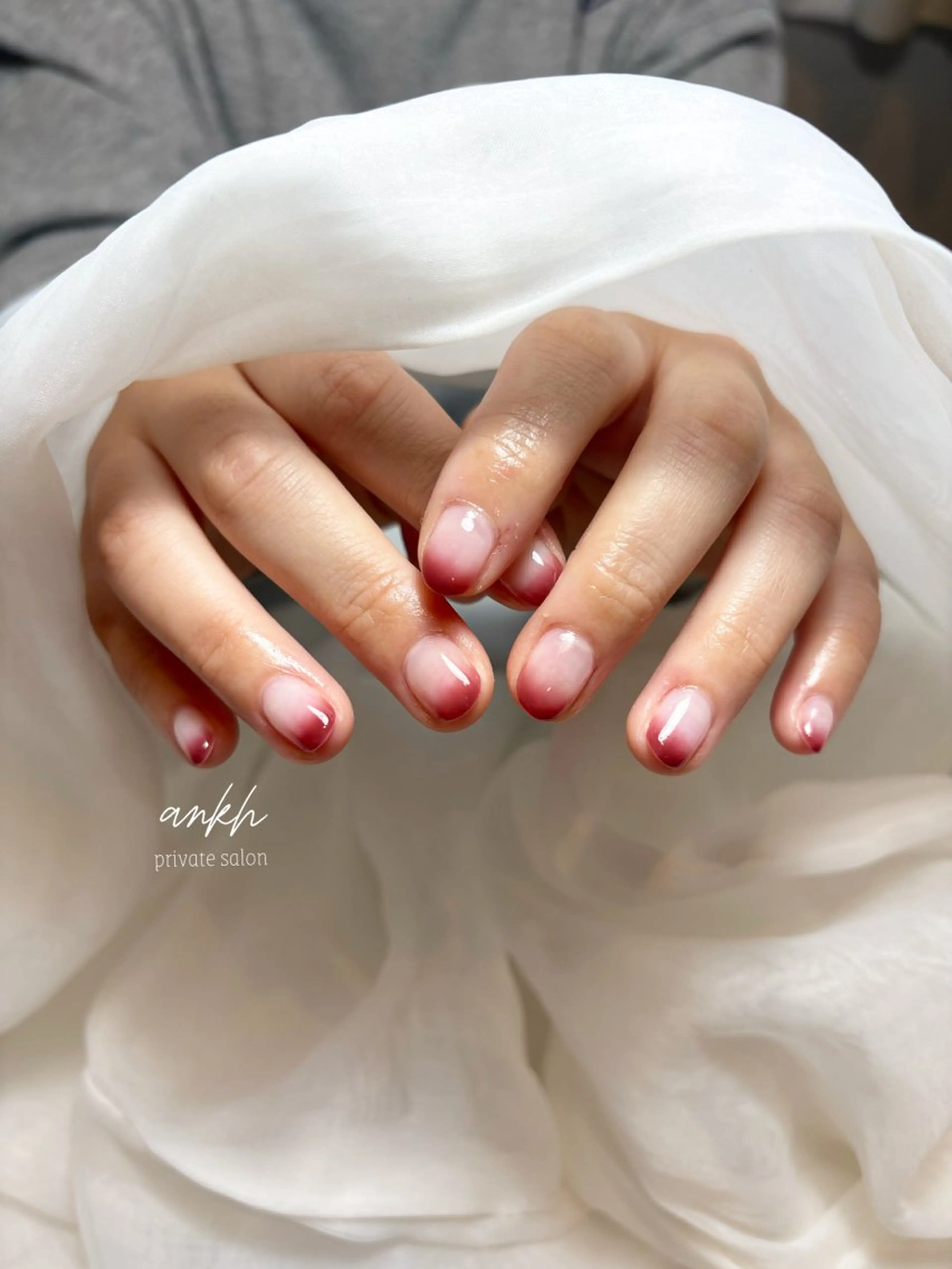 ネイル グラデーション 赤色 ankh. Minaのネイルデザイン