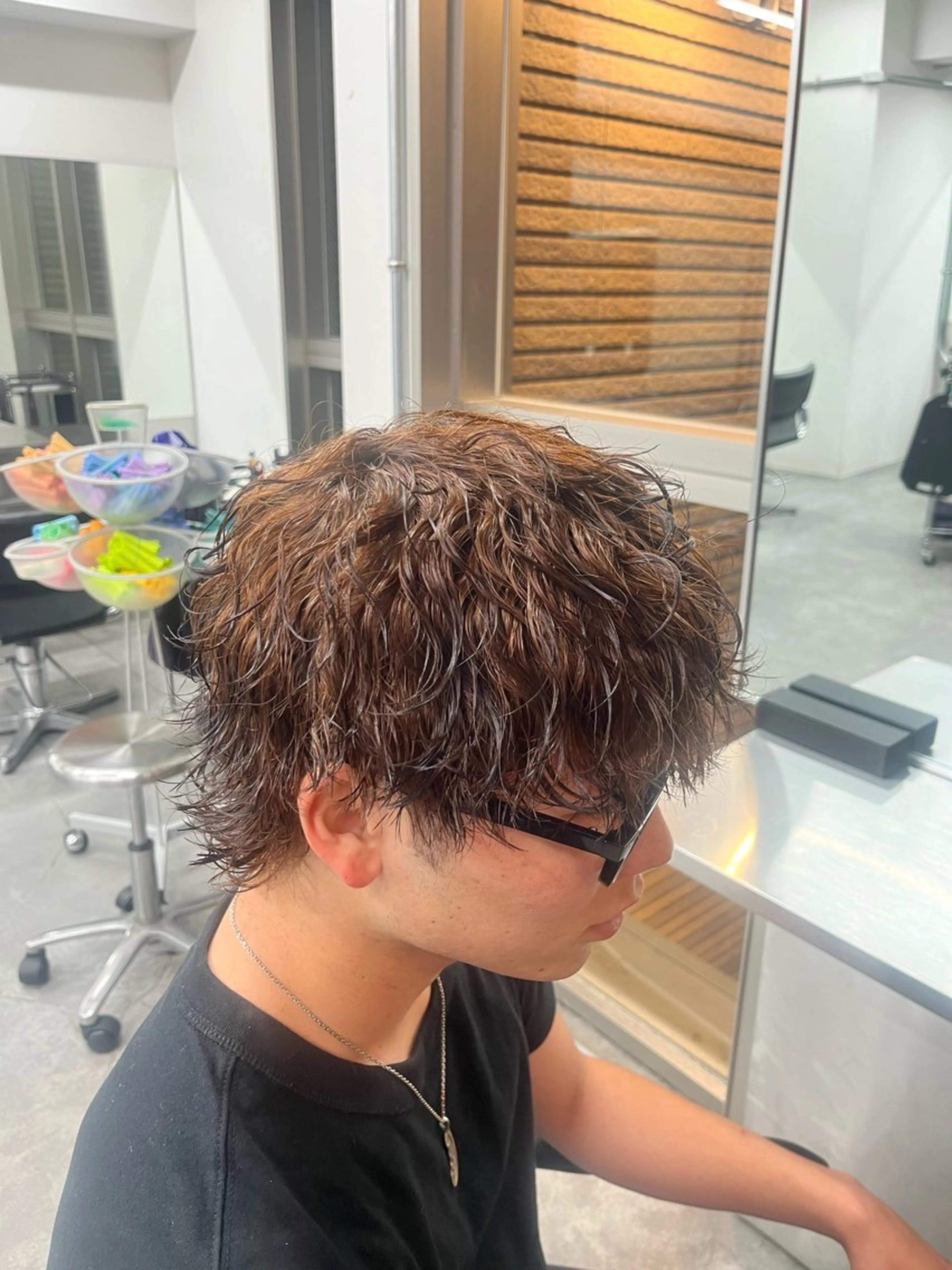 パーマ メンズハイトーン 北斗💍レイヤーのヘアスタイル