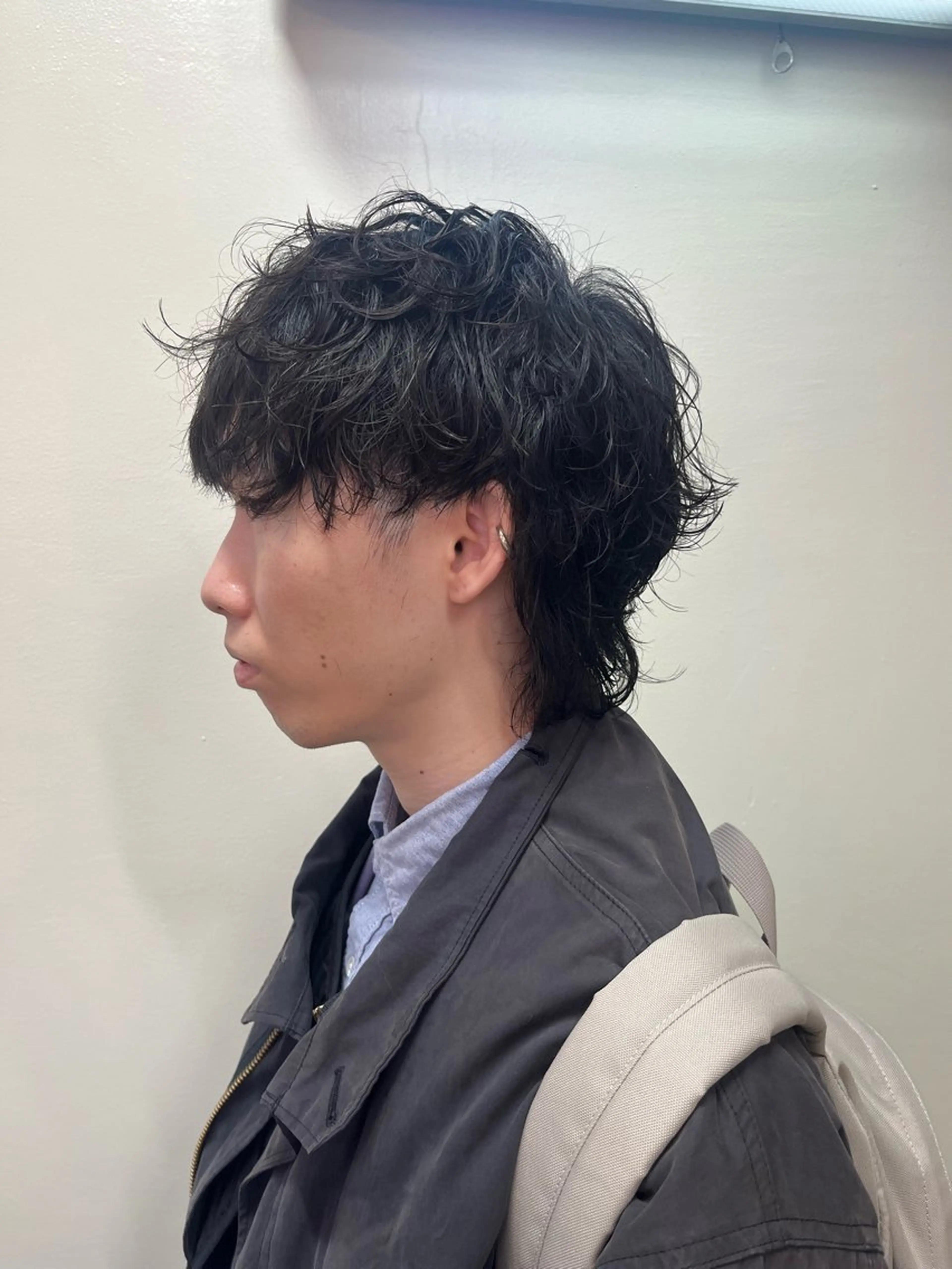 ミディアム パーマ メンズ マッシュウルフ マッシュ メンズウルフカット ウルフカット カット パーマ 韓国メンズヘア/ 毛流れヘア　須田龍世のヘアスタイル