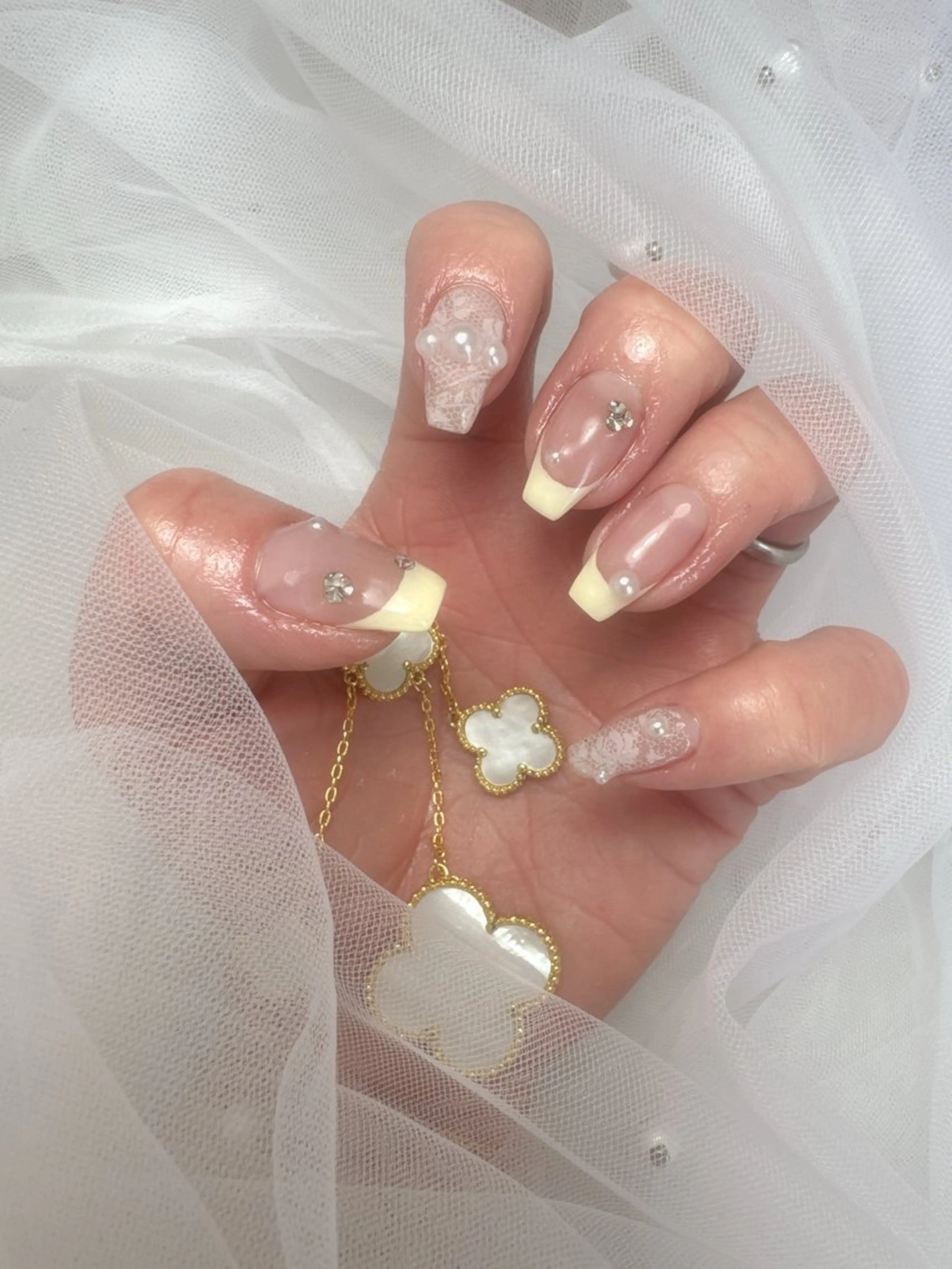 ネイル キラキラネイル 韓国ネイル 持ち込み ワンホンネイル フットネイル Queeens nailのネイルデザイン