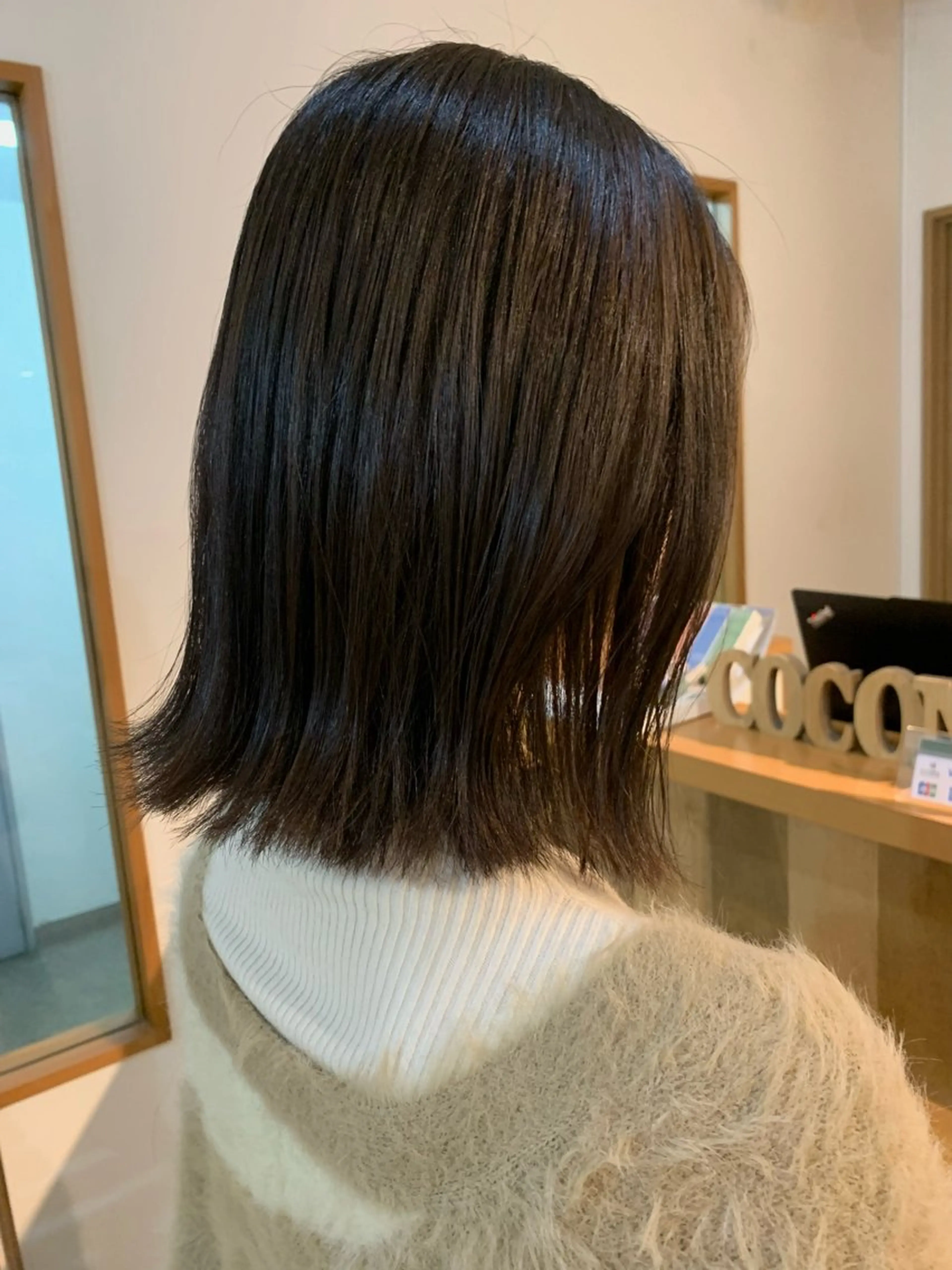 ミディアム カット ヘアカラー トリートメント ミルクティーベージュ の魔術師　manaeのヘアスタイル