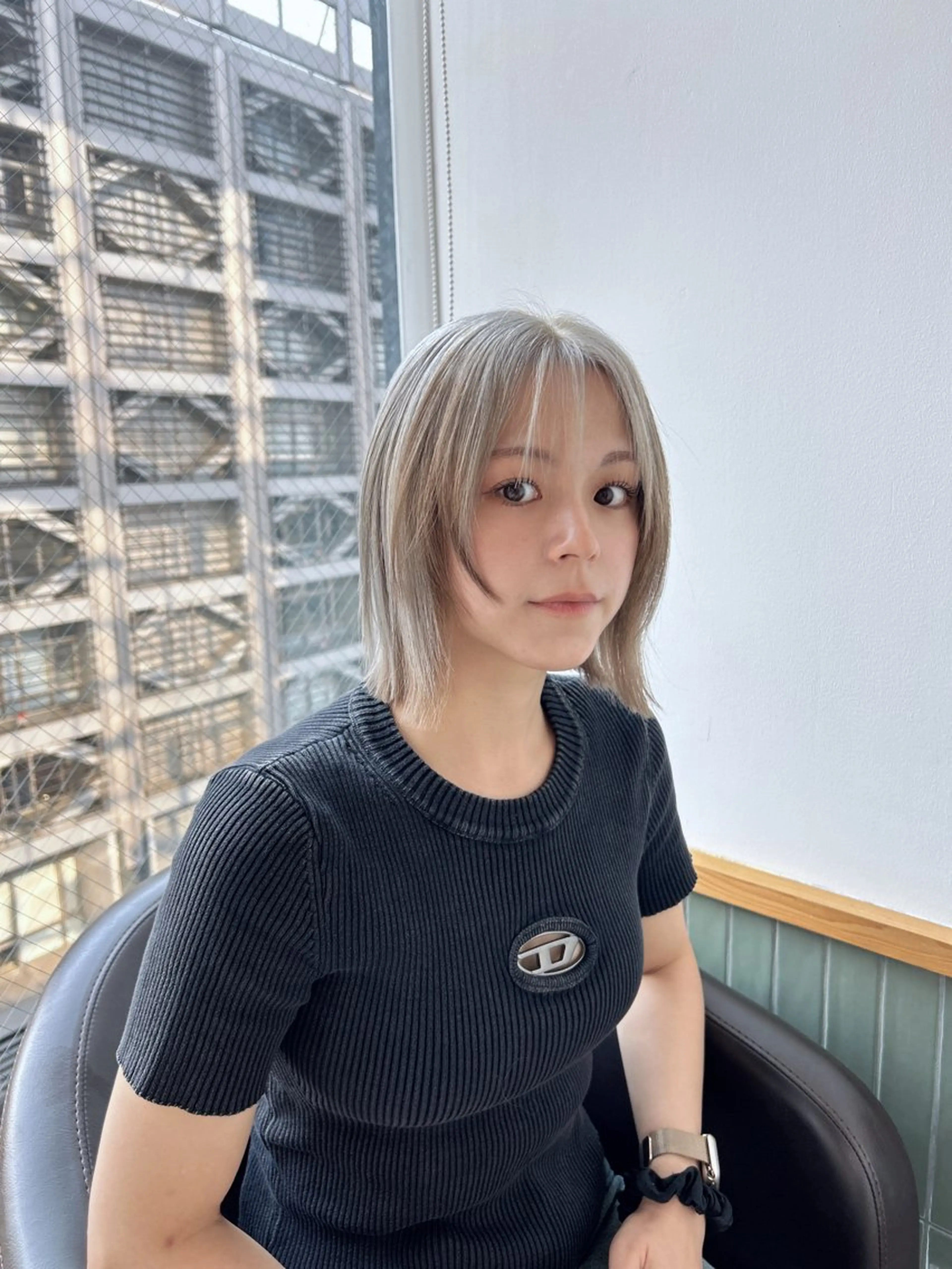 セミロング カラー ヘアアレンジ 切りっぱなしボブ ショートボブ ベージュカラー ブリーチ ハイトーンカラー 【代表】 たき〜のヘアスタイル