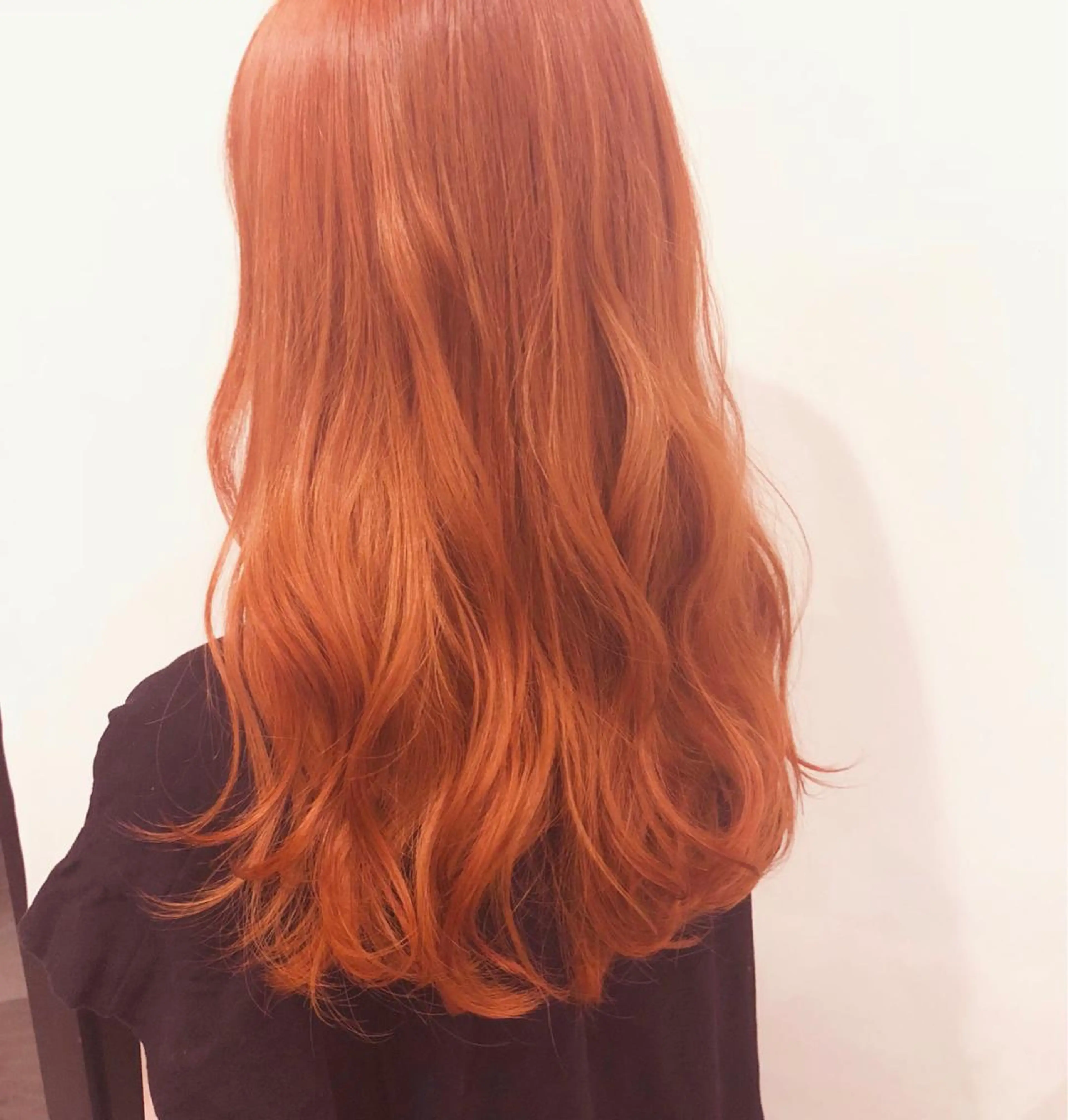 ロング カラー ヘアアレンジ ブリーチ オレンジ 前濱 ノゾミのヘアスタイル