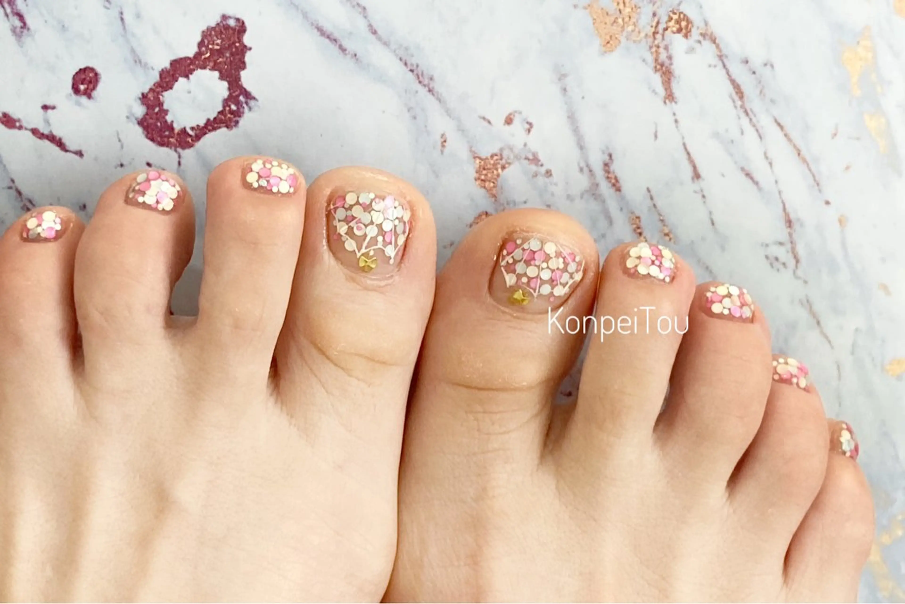 ネイル アートネイル フットネイル ジェルネイル ホログラムネイル フットネイル おうちのネイルサロン KonpeiTouのネイルデザイン