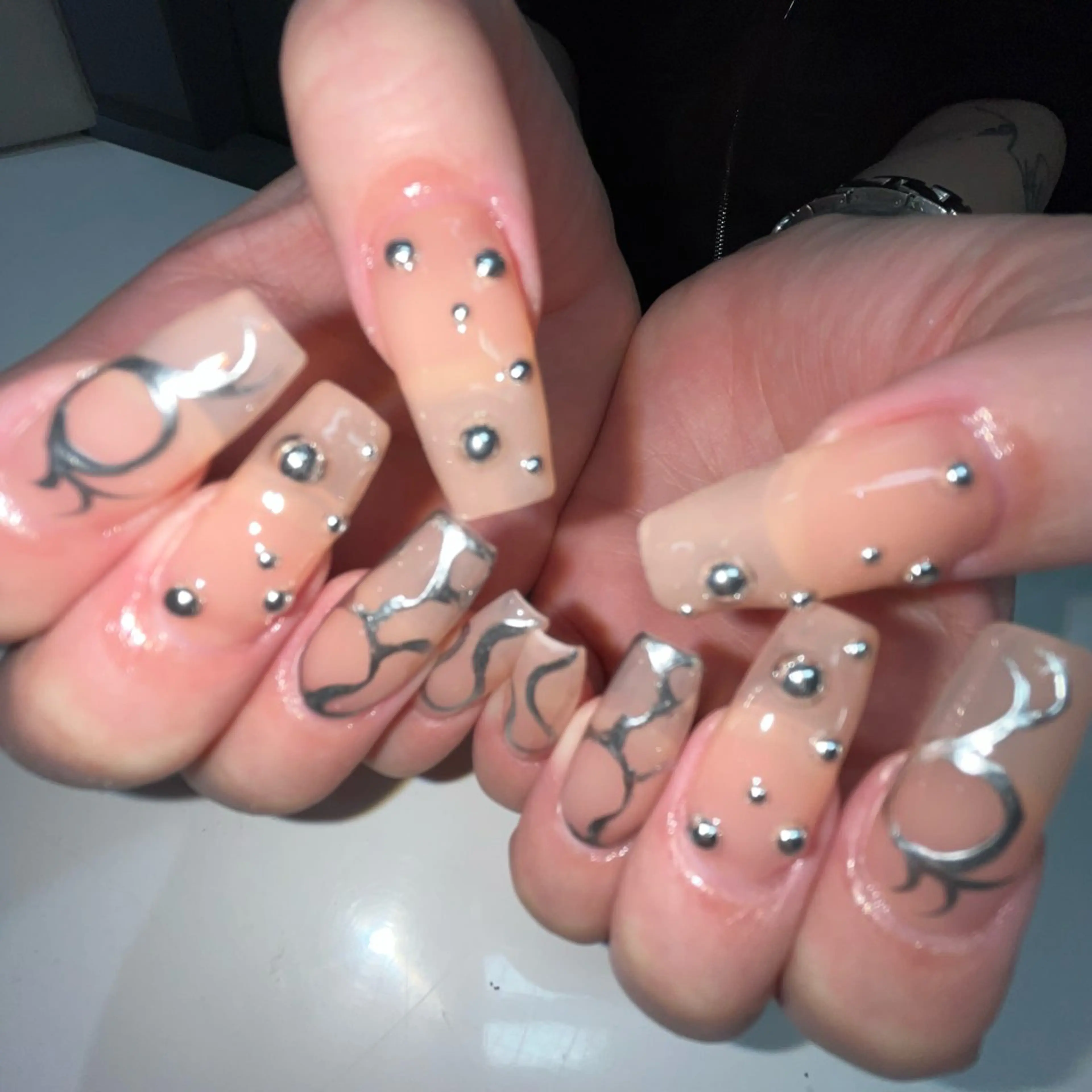 ミディアム ハンドネイル WOLTOKYO渋谷 Anzuのネイルデザイン