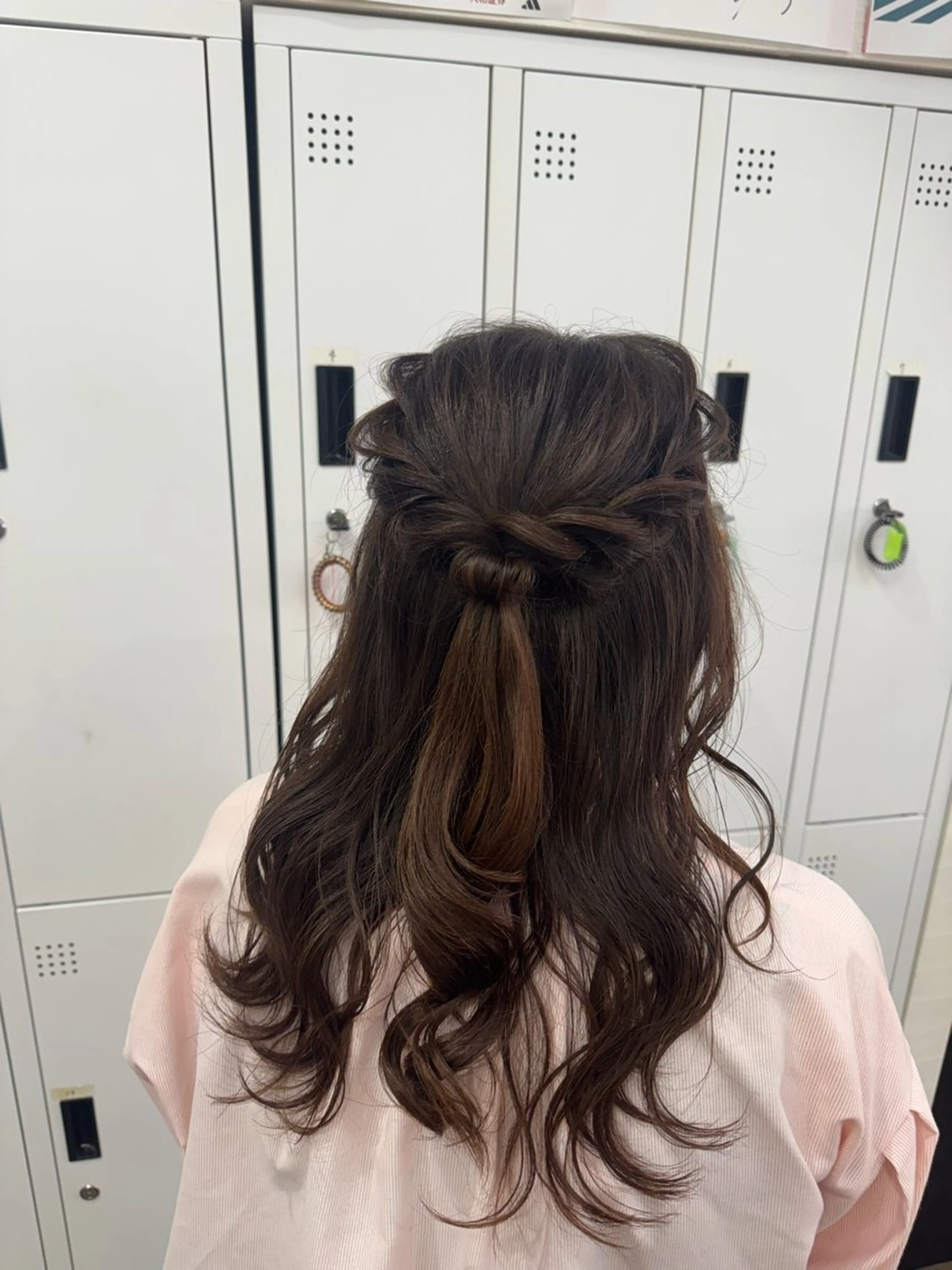 セミロング 横浜🦋ハイトーン 🫐シャドウルーツのヘアスタイル