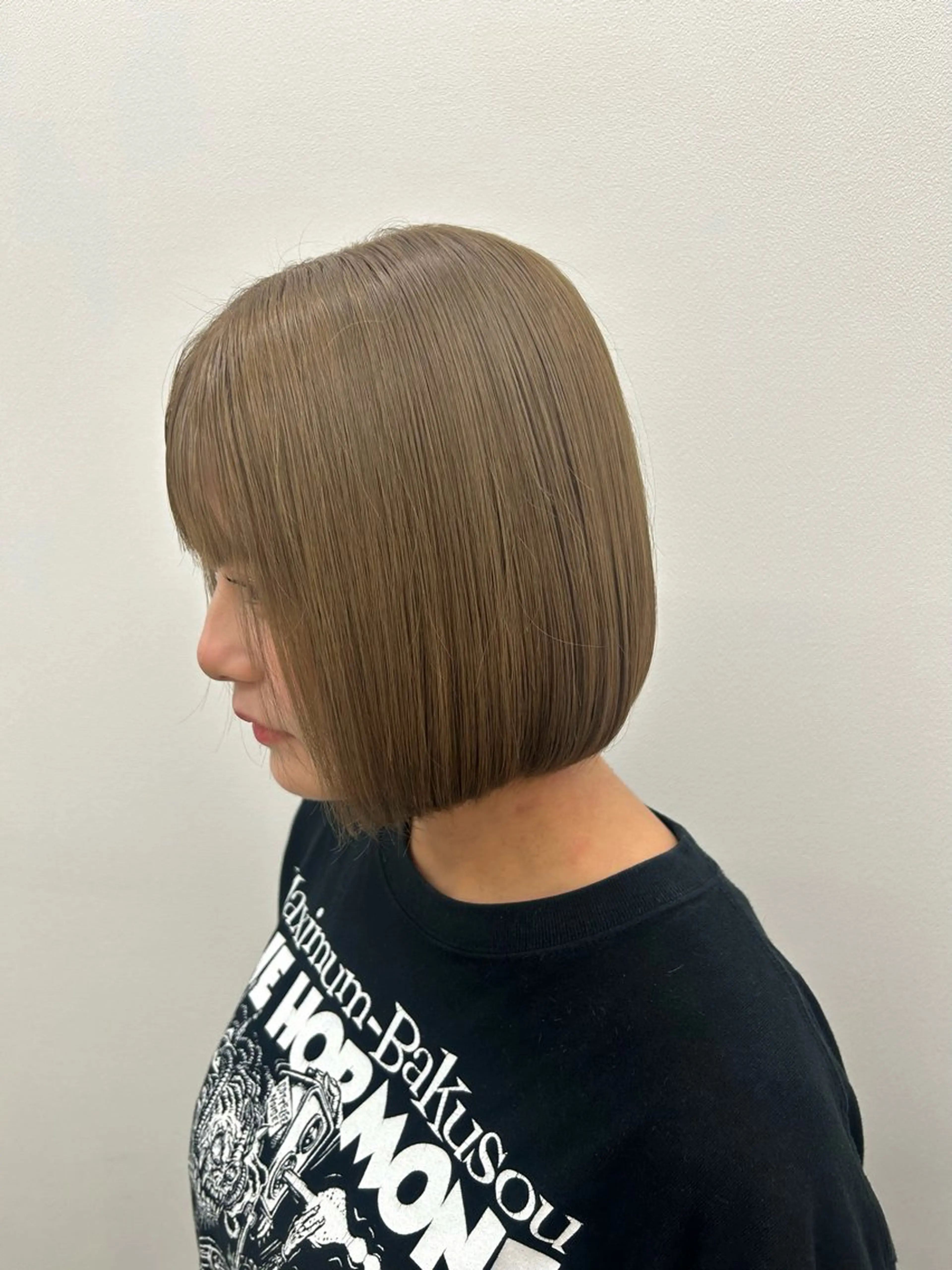 ミディアム ヘアカラー 加本 翼のヘアスタイル