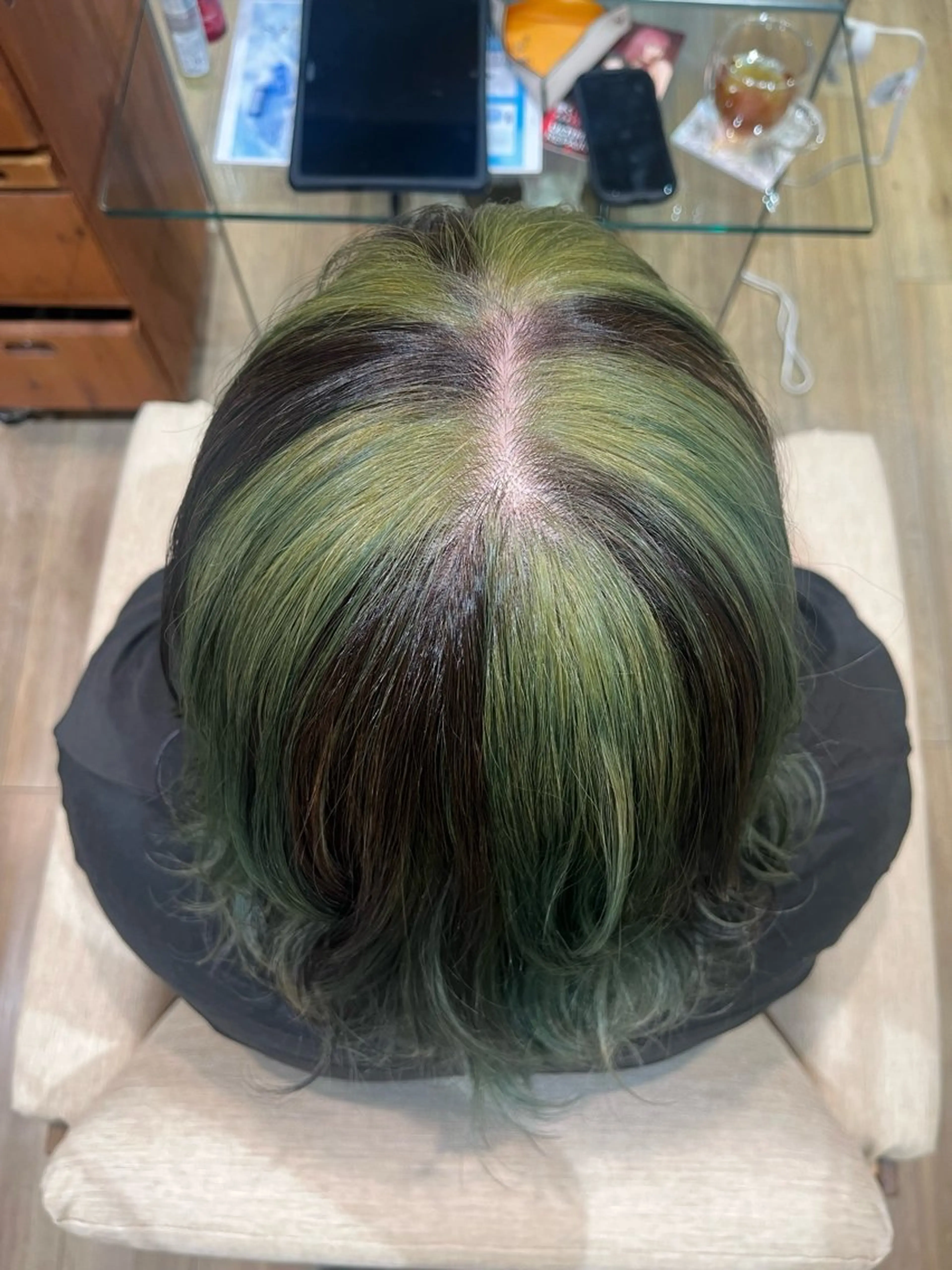 セミロング カラー デザインカラー アベ カノンのヘアスタイル