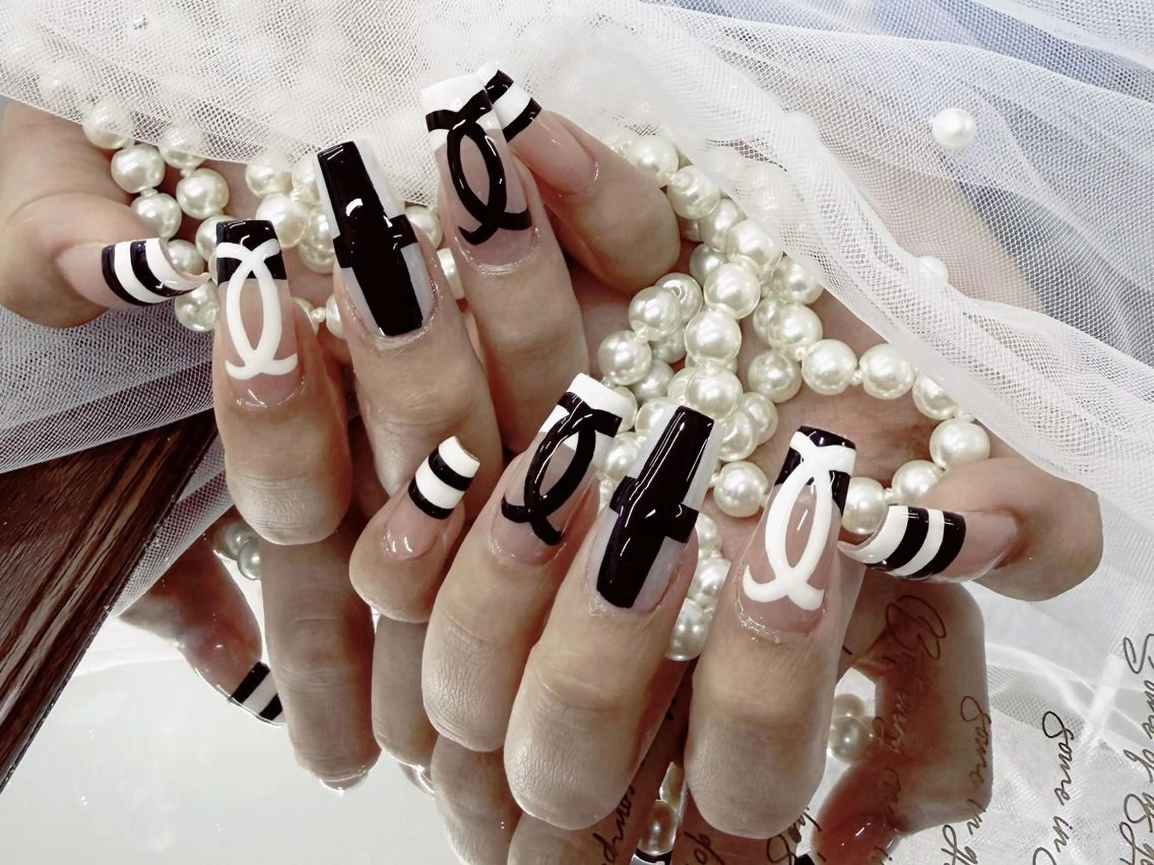 ネイル フレンチネイル ハート 韓国ネイル マグネットネイル マグネットフレンチ ロータス ネイルサロンのネイルデザイン