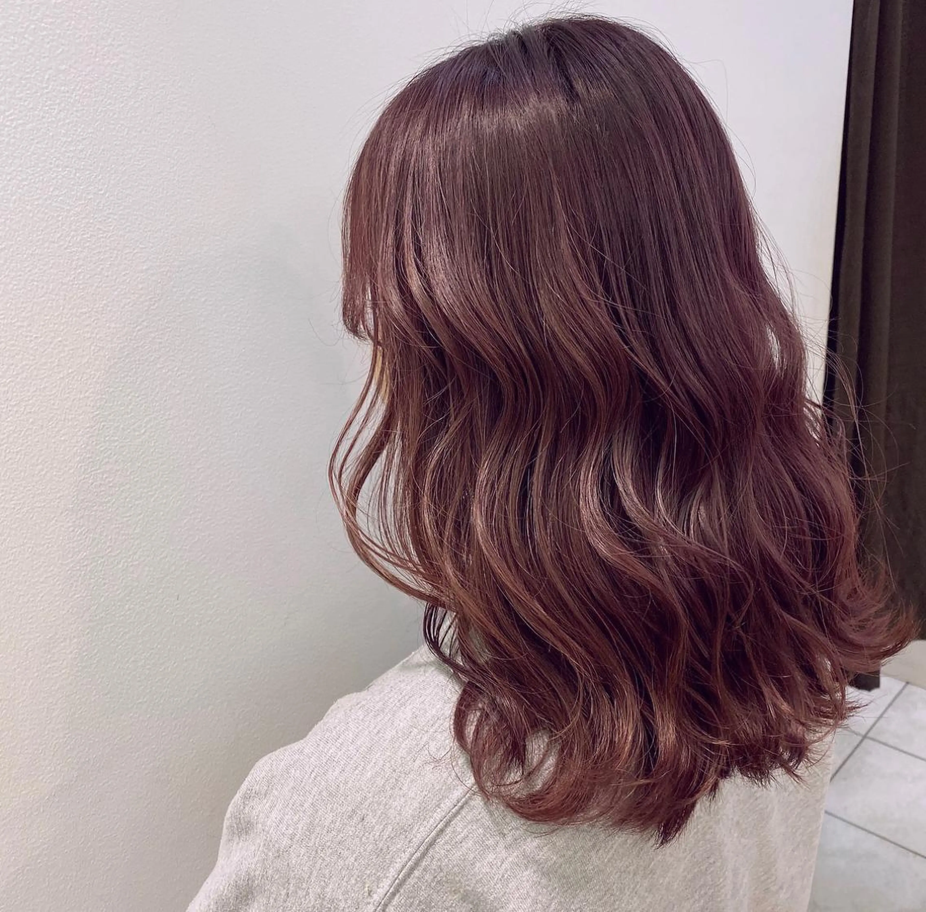 ロング カラー 渡邊 唯のヘアスタイル