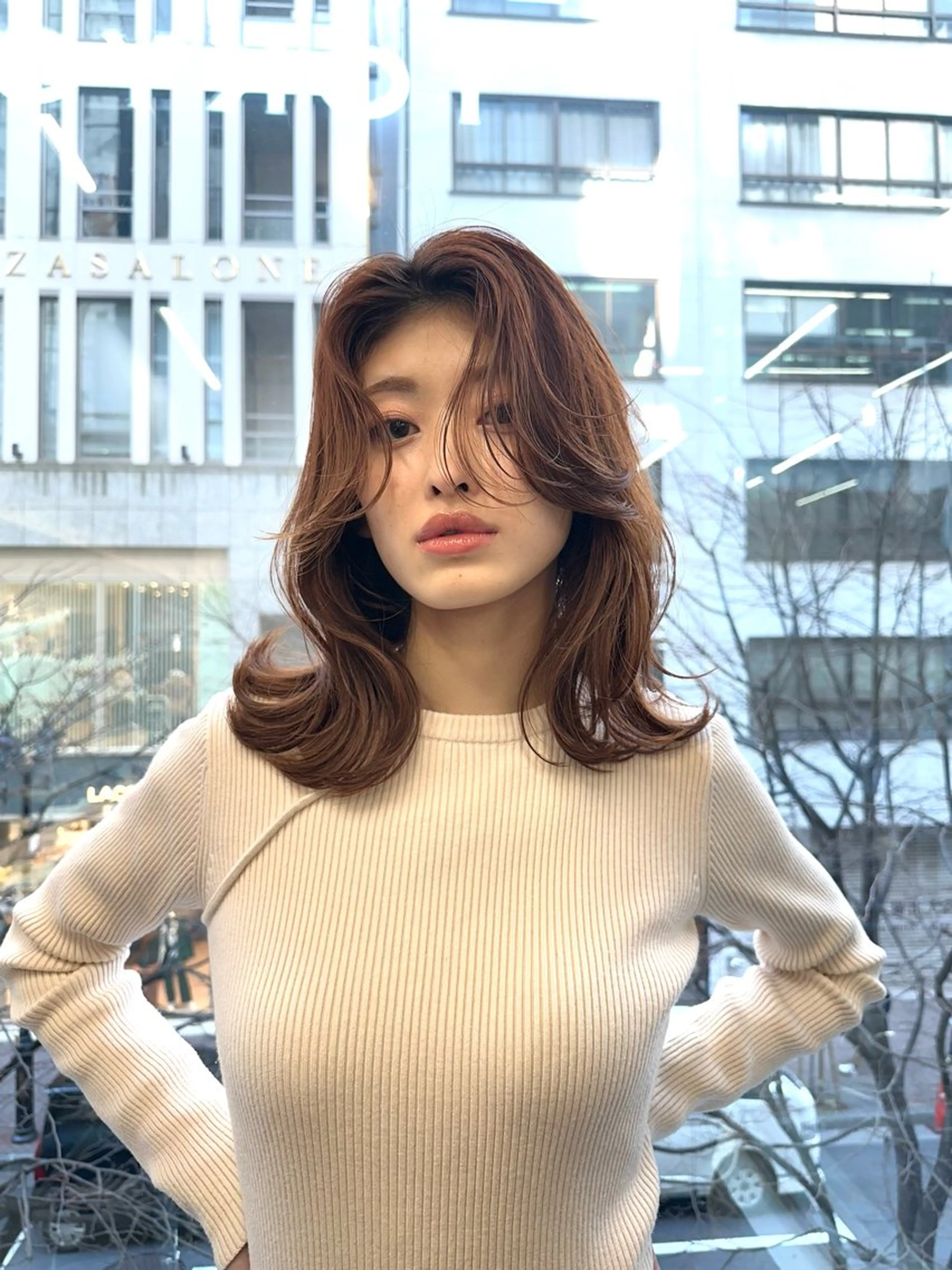 セミロング Misora/ボブ/ レイヤー/艶カラーのヘアスタイル