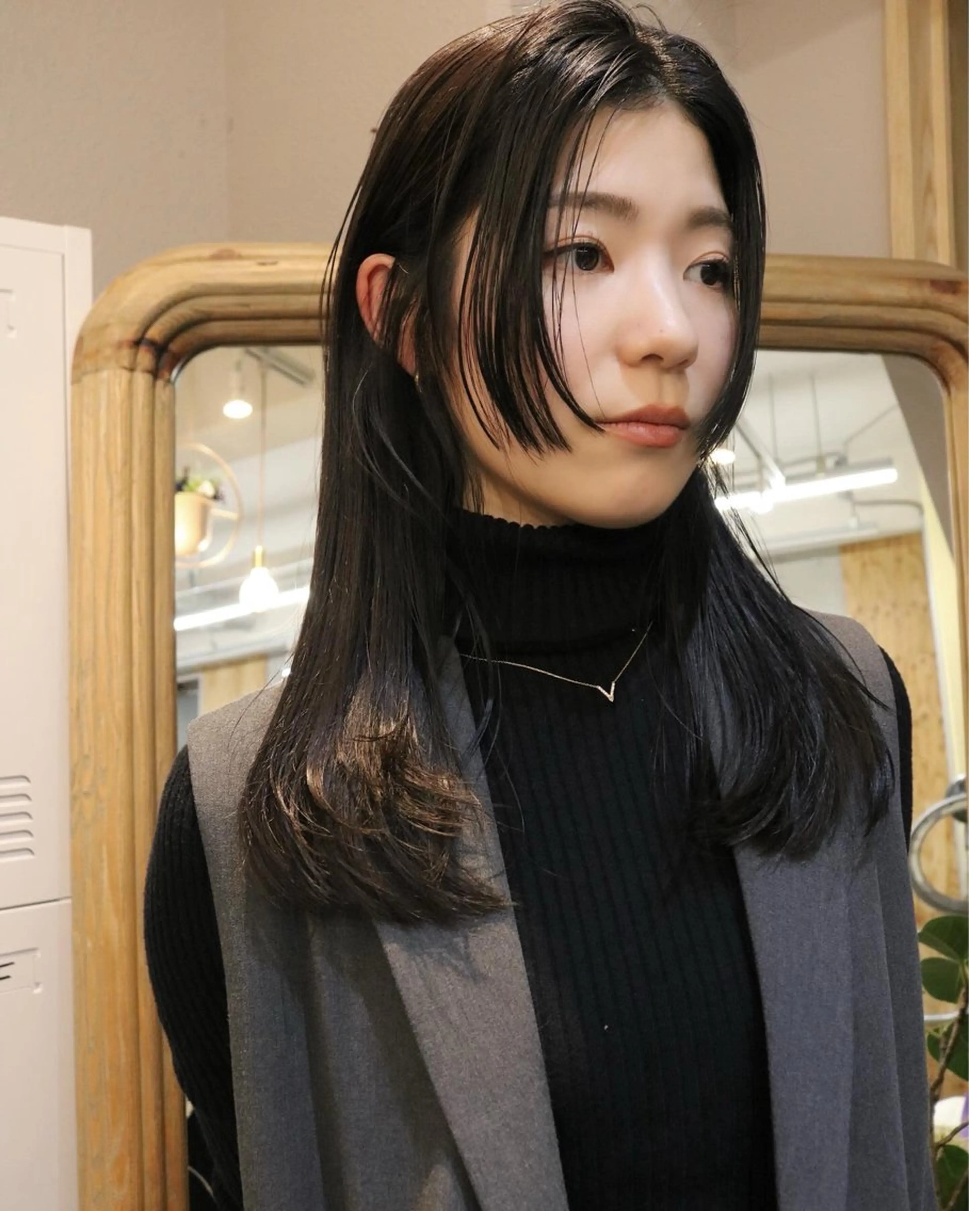 ミディアム カラー 松村 澪里のヘアスタイル