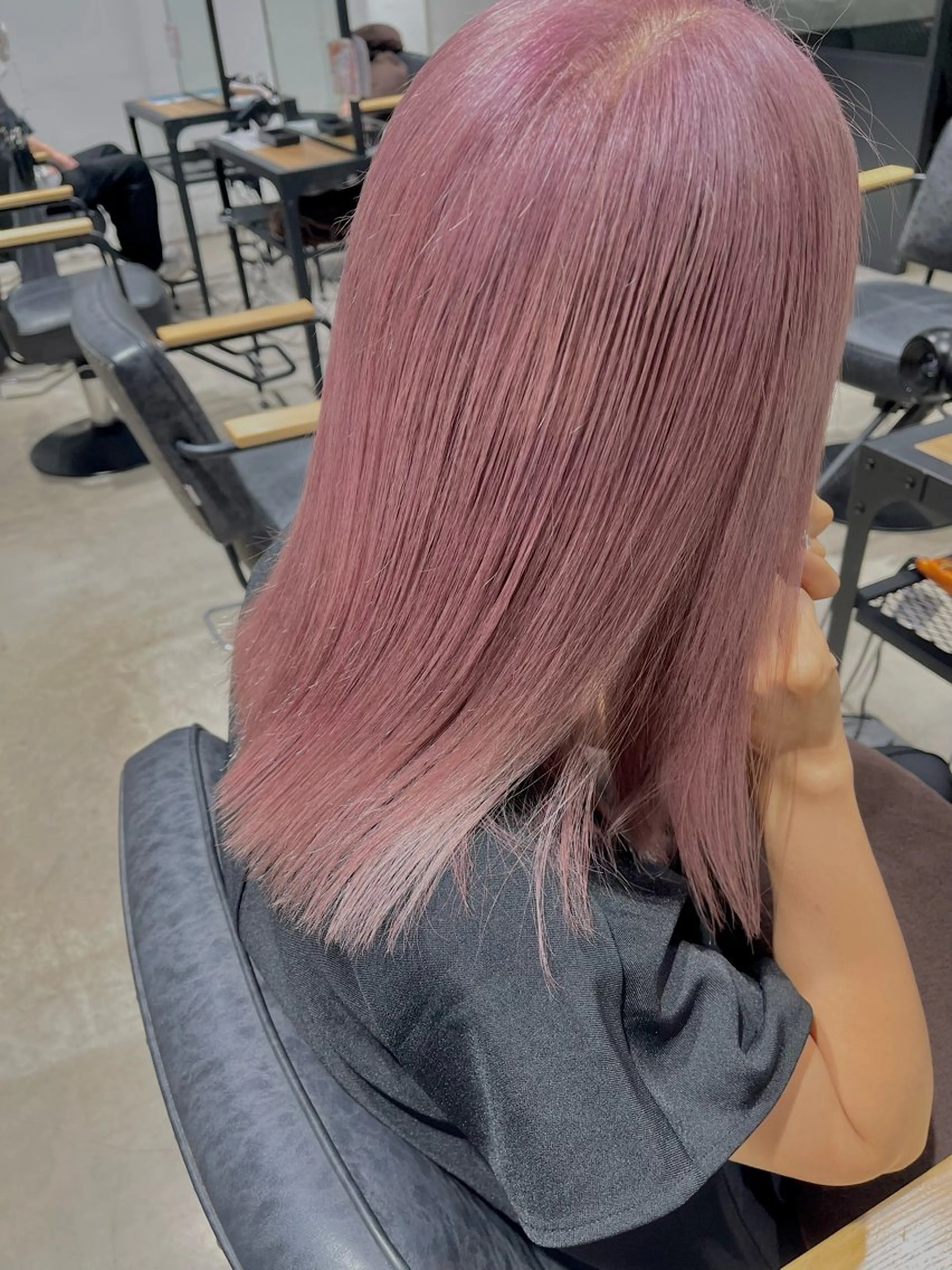 セミロング カラー CARICIA 渡邉 祐南のヘアスタイル