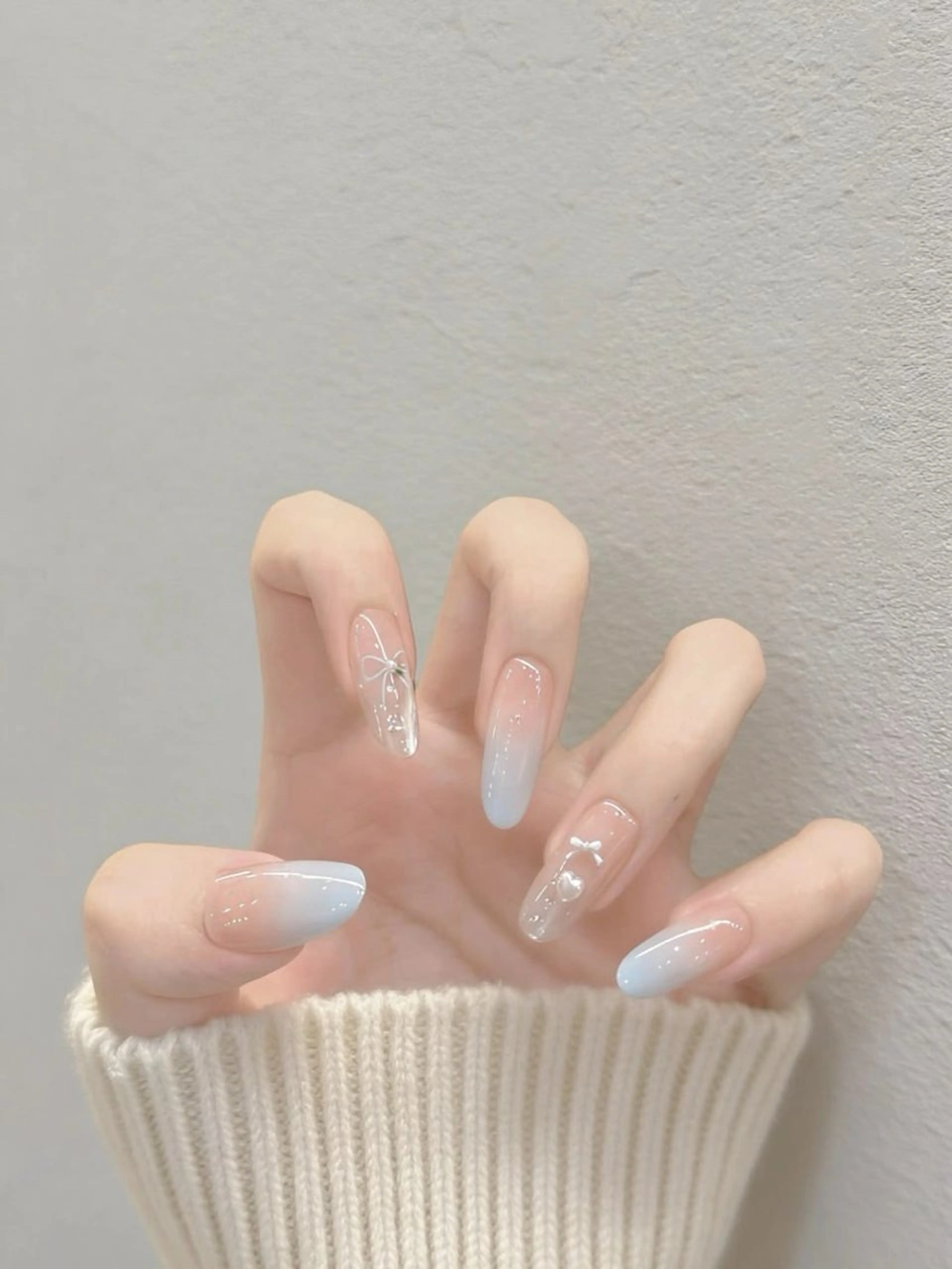 カラー グラデーションカラー ピンクカラー ハンドネイル AIN Nailのネイルデザイン