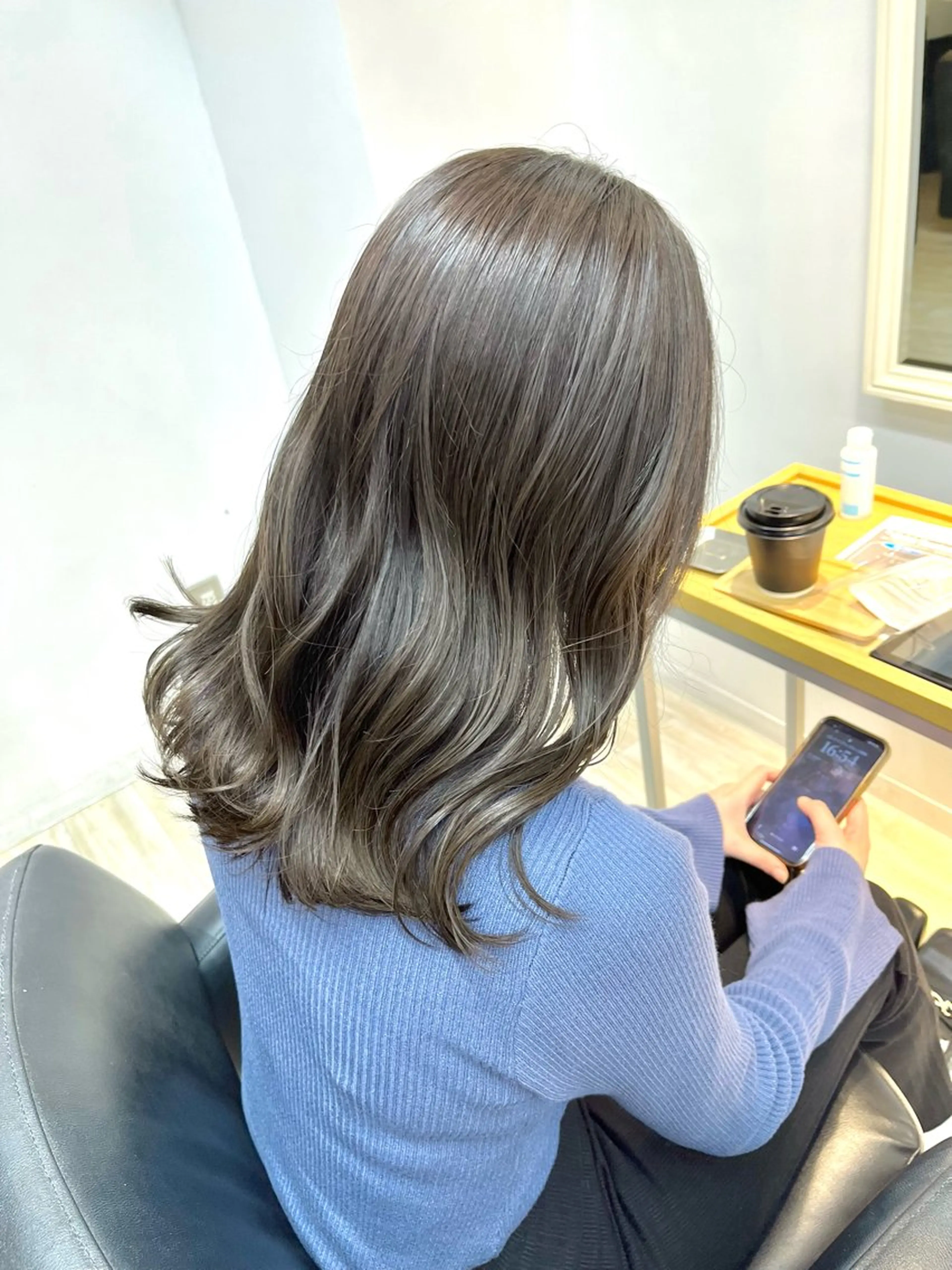 ミディアム カラー オリーブグレー くさかみさき🌼暖色 /耳つぼ/オタク🌼のヘアスタイル