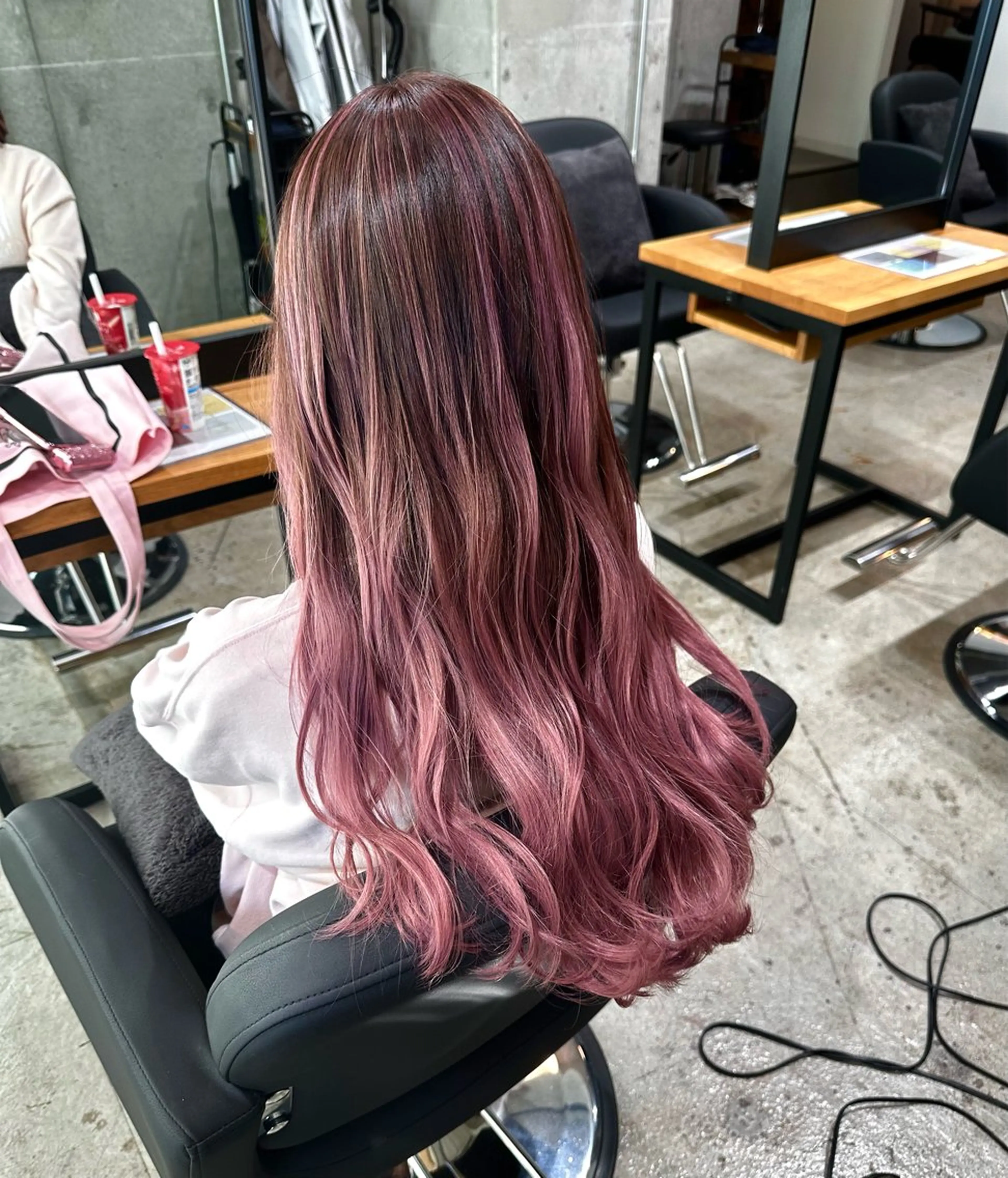 ロング カラー カット ヘアカラー トリートメント ✨髪質改善/ハイトー ン/艶髪高山のヘアスタイル