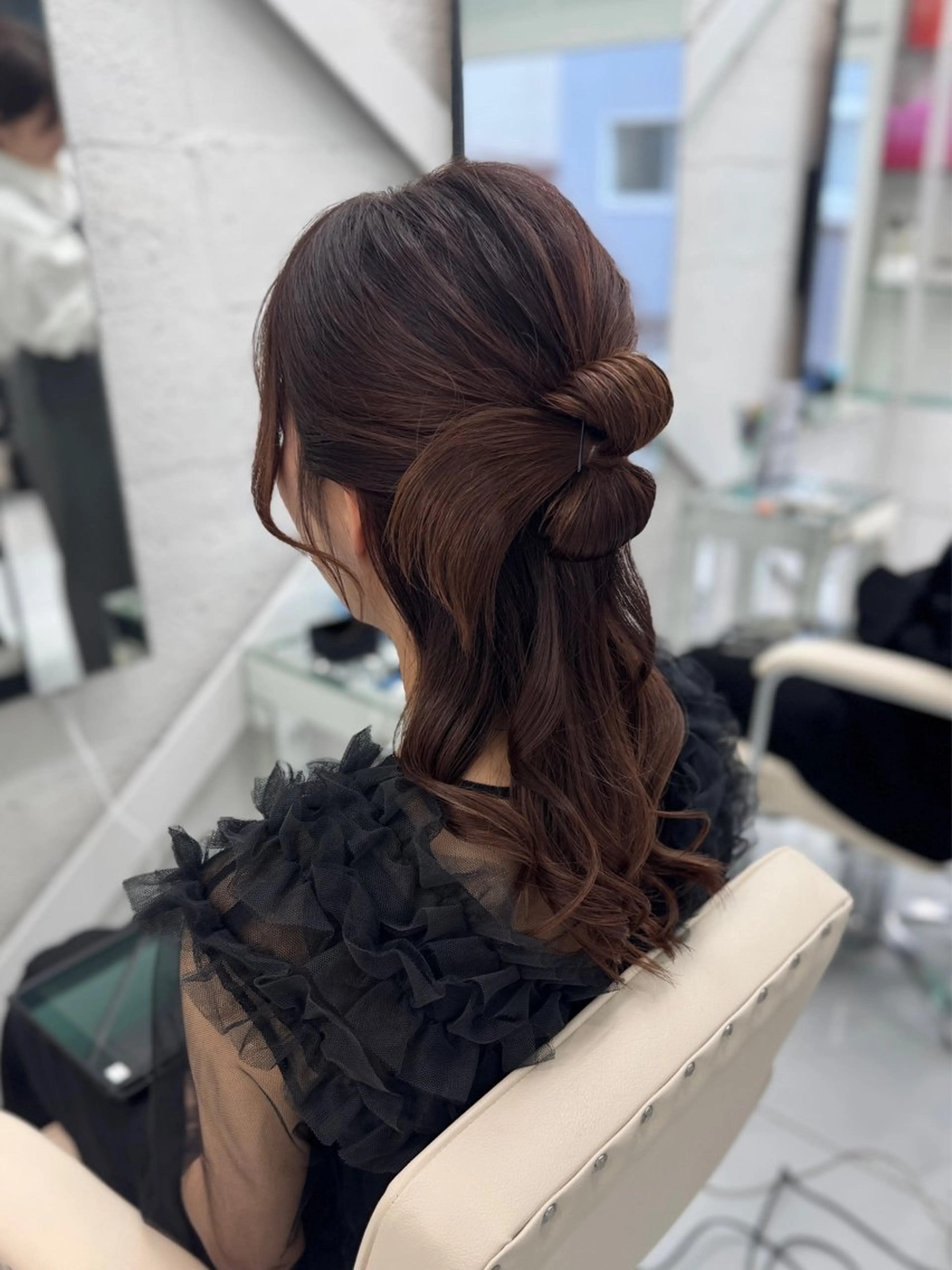 セミロング chihiro 🐰 🍭髪質改善/透明感のヘアスタイル