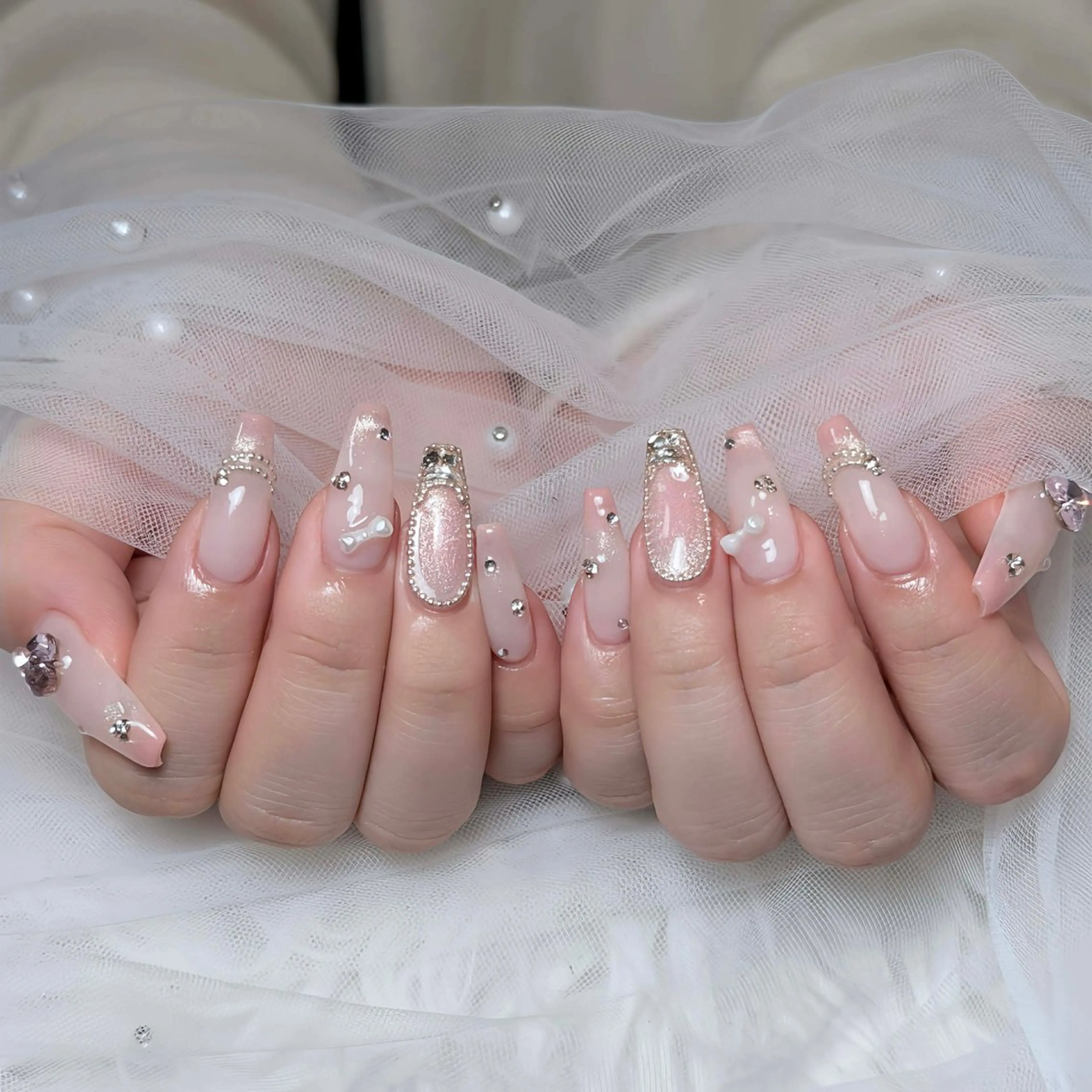 ネイル オーロラネイル ボルドー ブラウン 氷ネイル・うるうるネイル キラキラネイル ハンドネイル Julli NailStudioのネイルデザイン