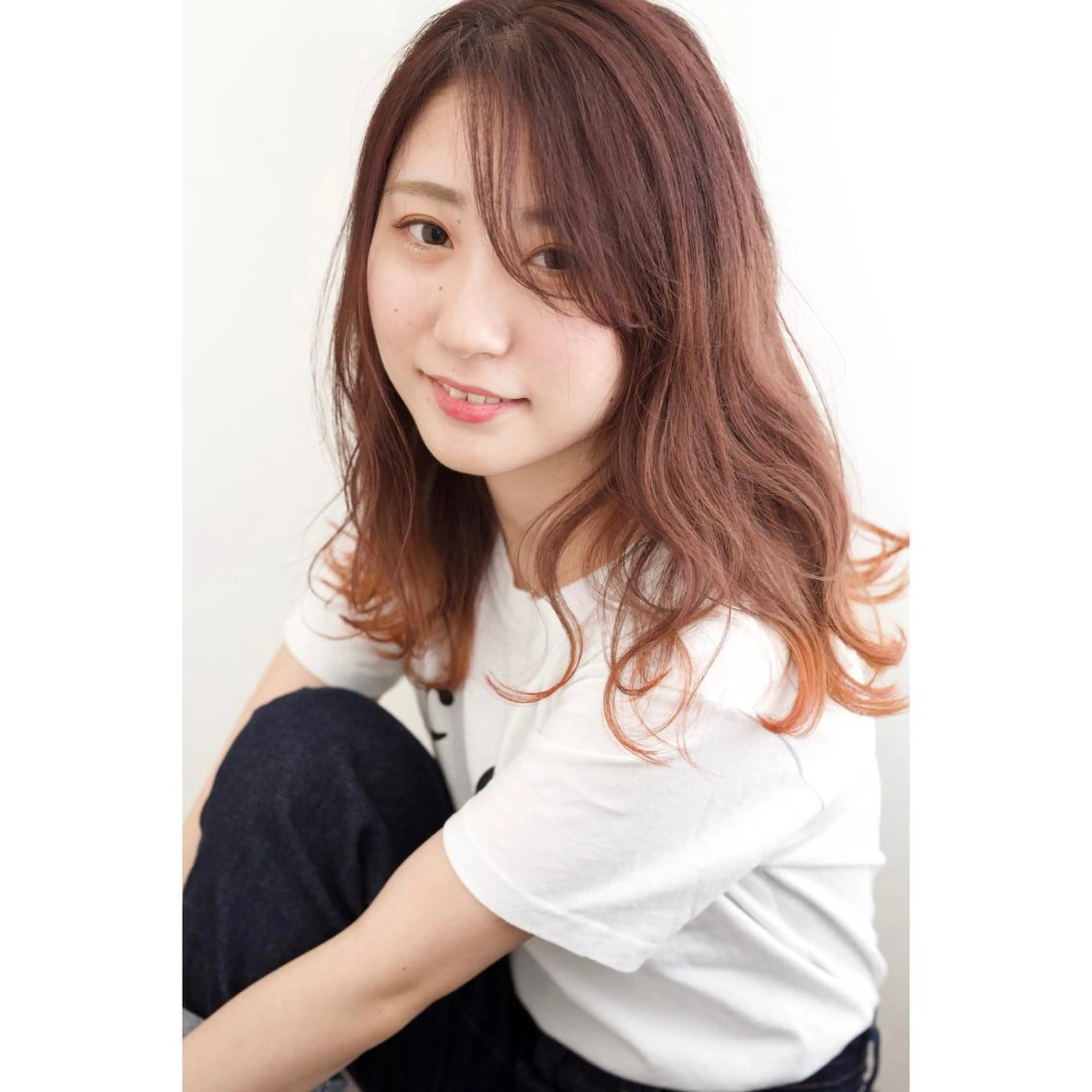 セミロング カラー fio マナミのヘアスタイル