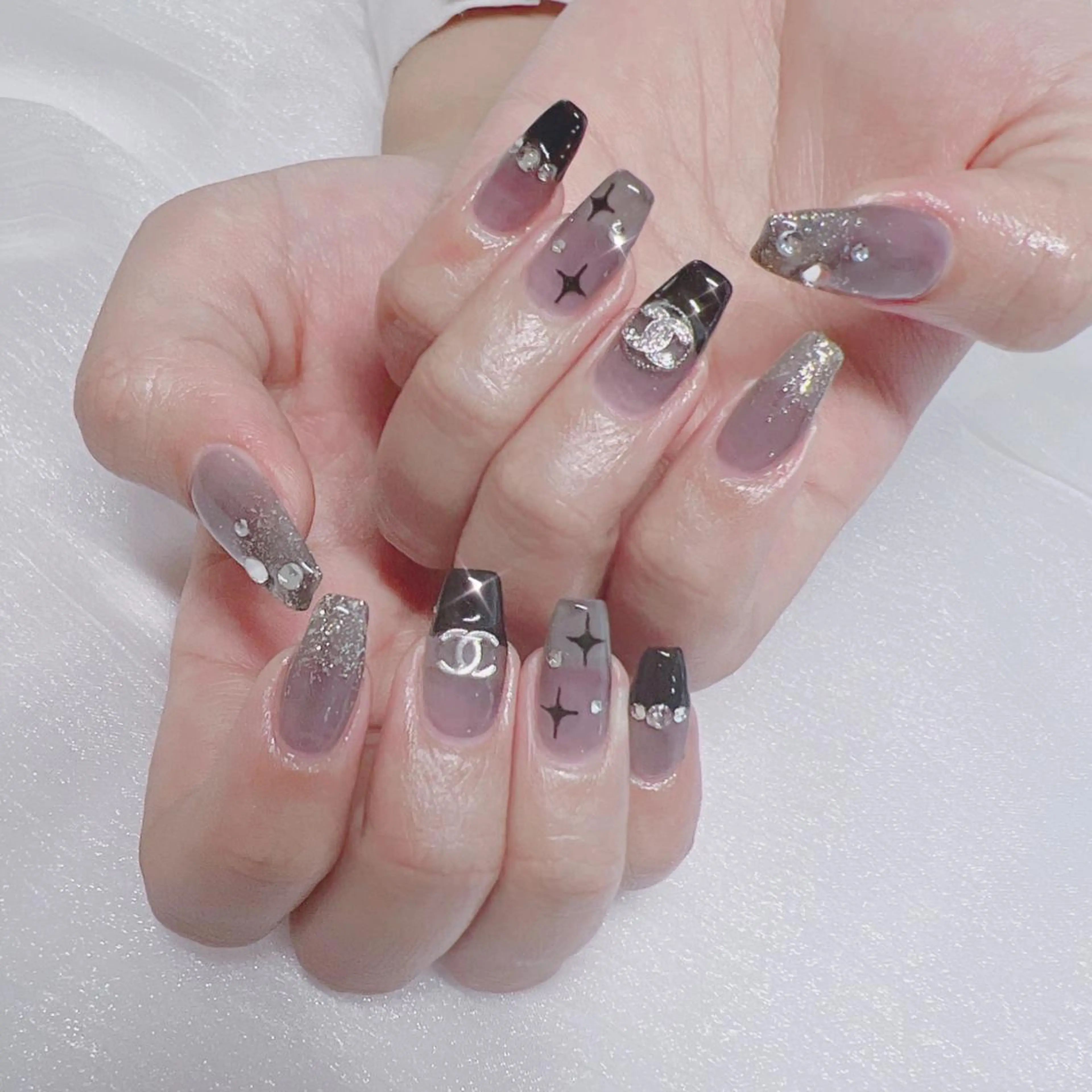 ネイル オーロラネイル フットネイル フレンチネイル ジェルネイル 韓国ネイル ハンドネイル ハンドケア 【ENサロン】 Rei🎀Nailのネイルデザイン