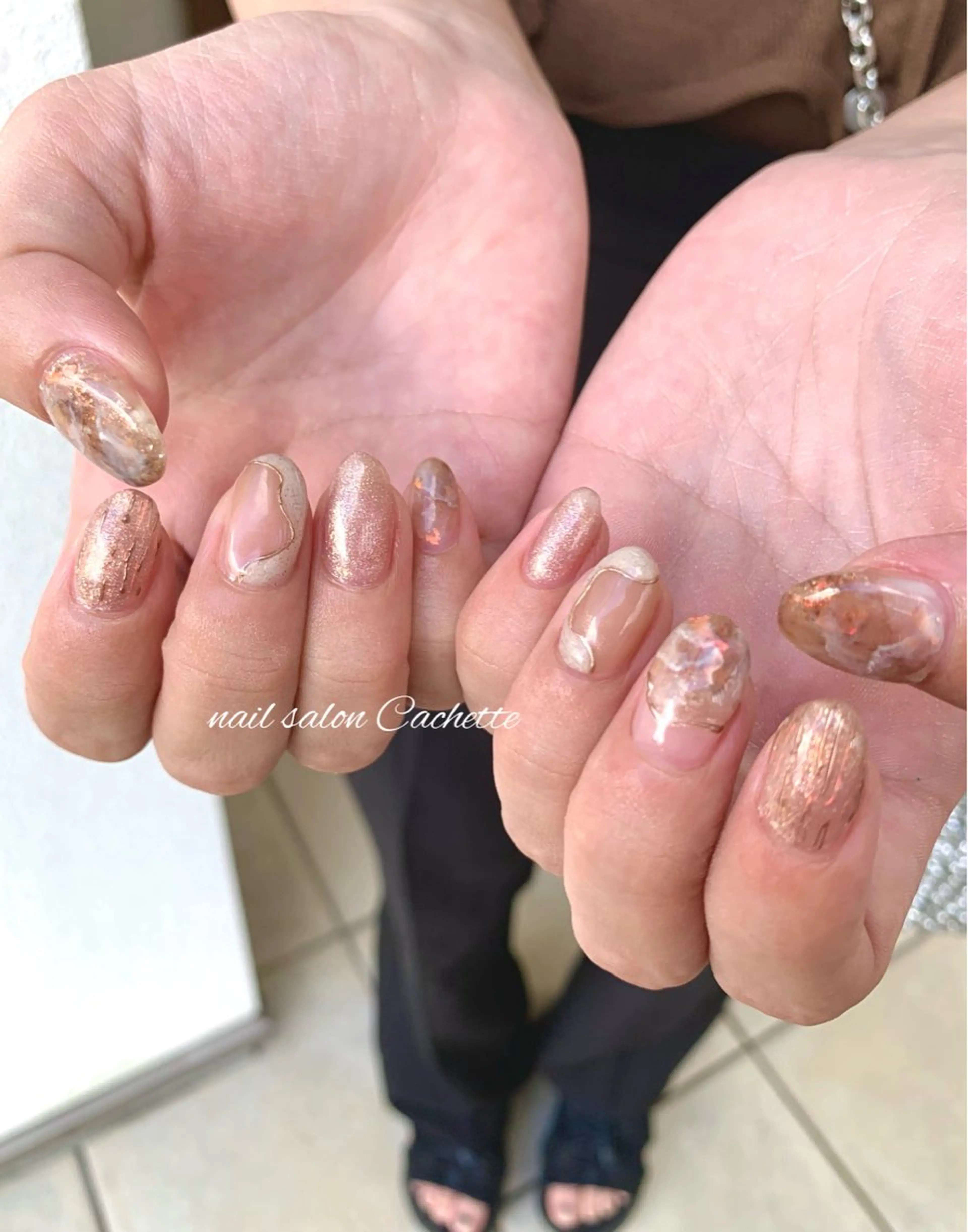 ネイル ブラウン ニュアンスネイル ✧Cachette✧ YUKARIのネイルデザイン