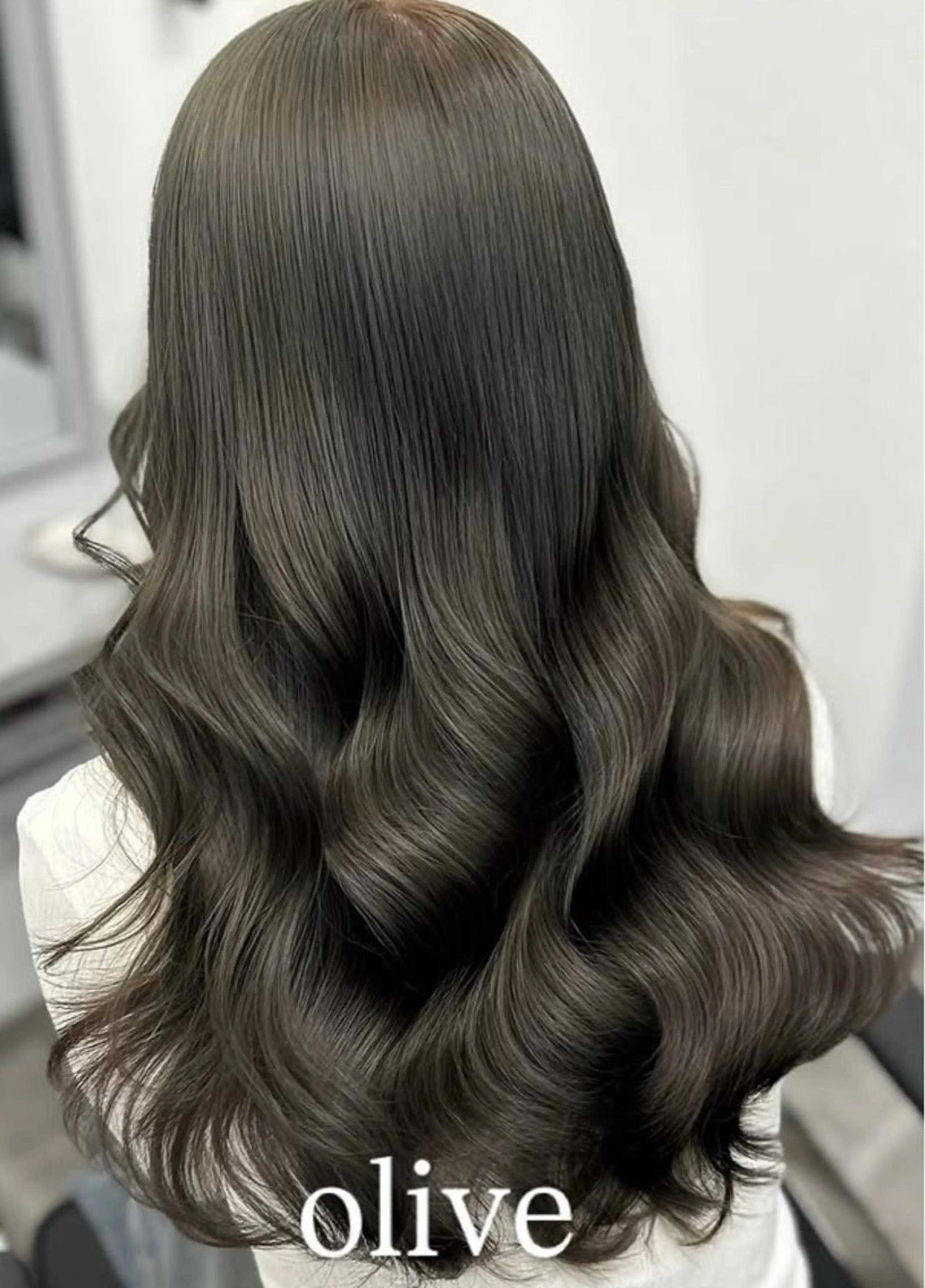 ロング カラー 【PELE】 若葉のヘアスタイル