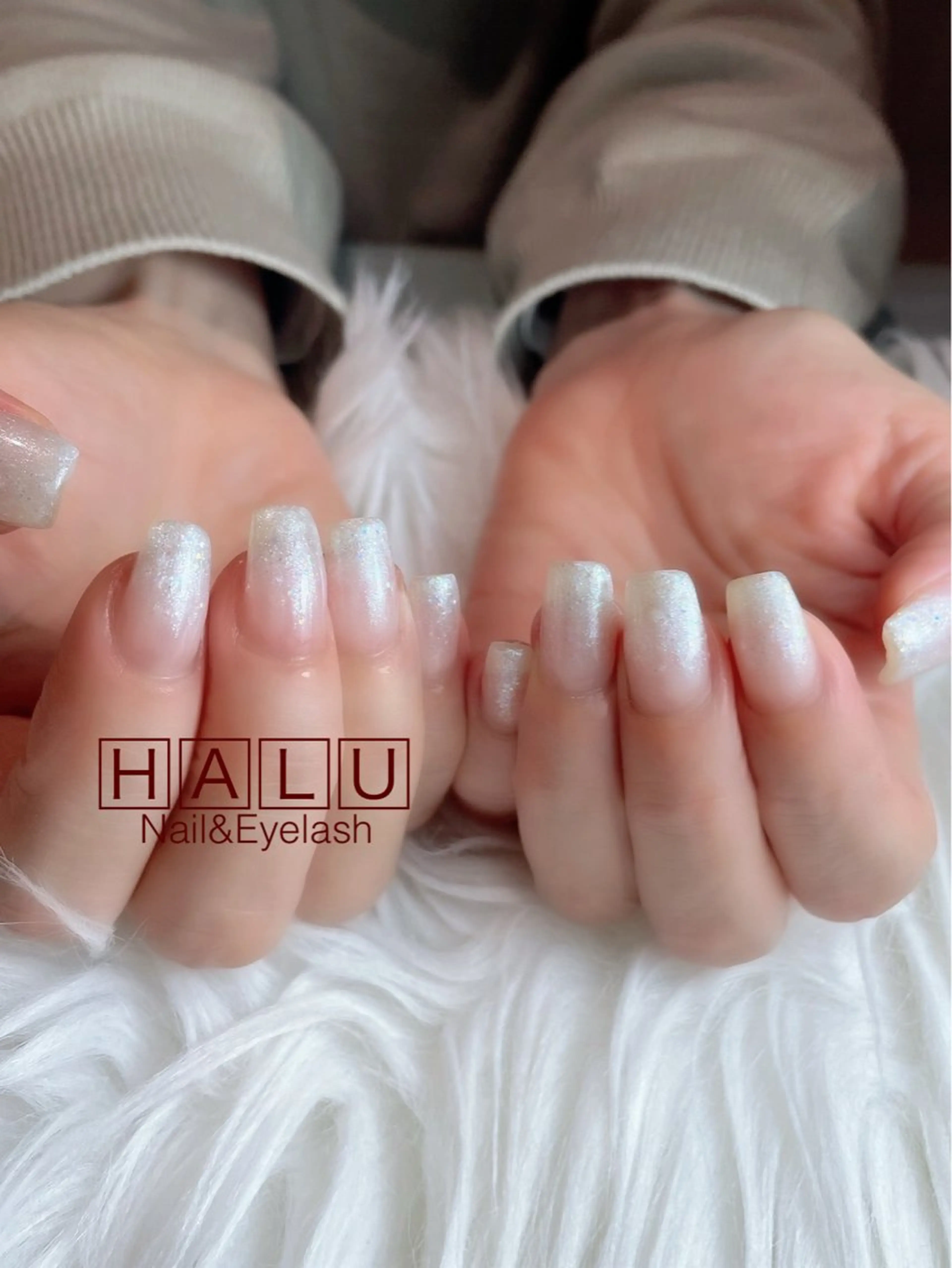 ネイル ラメ(グリッター) ホワイト HALU ハルのネイルデザイン