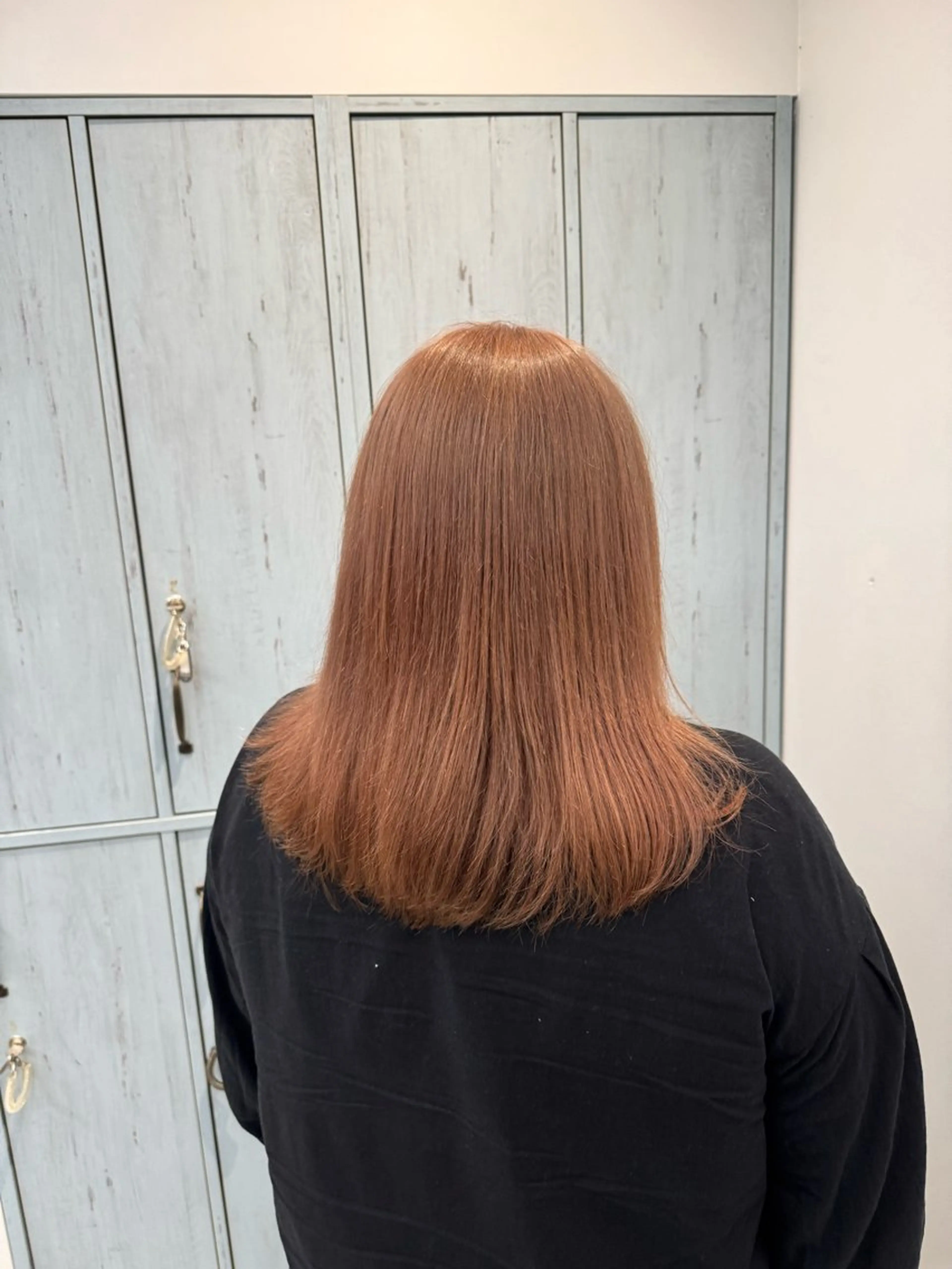 ミディアム カラー ミディアムパーマ バレイヤージュ ベージュカラー ブリーチ ブロンド ほの カラー特化/ ブリーチ/ボブのヘアスタイル