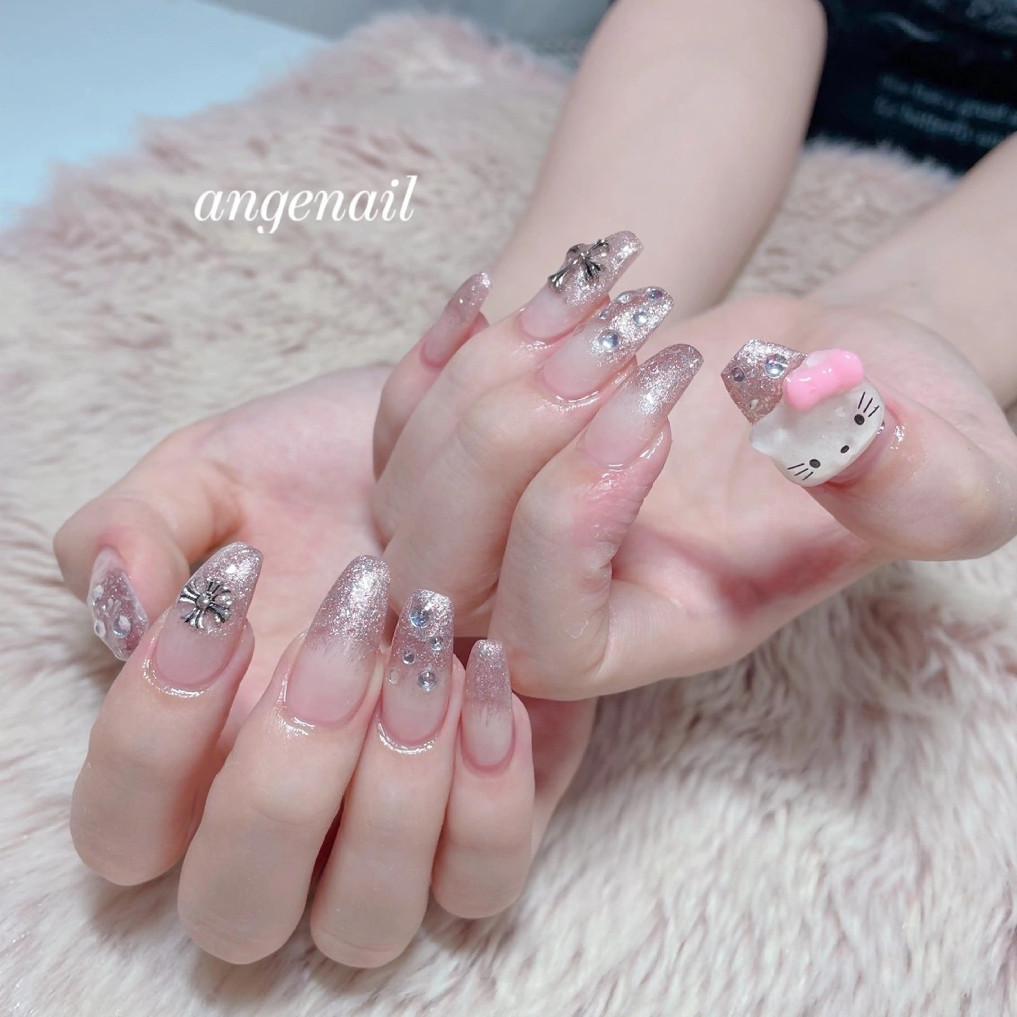 ネイル ハンドネイル オーナーネイリスト MAKIのネイルデザイン