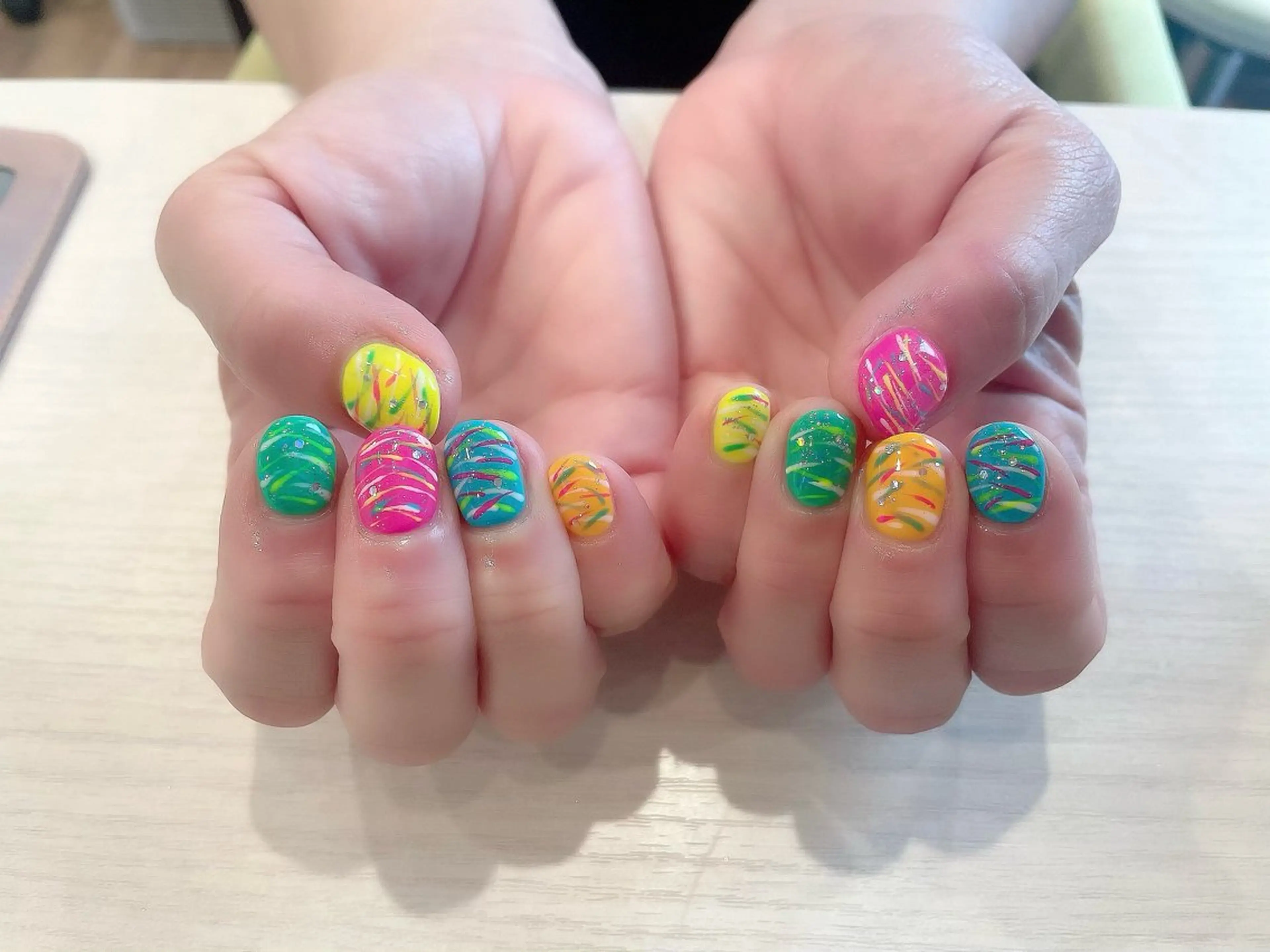 ネイル 成瀬 妃生路のヘアスタイル