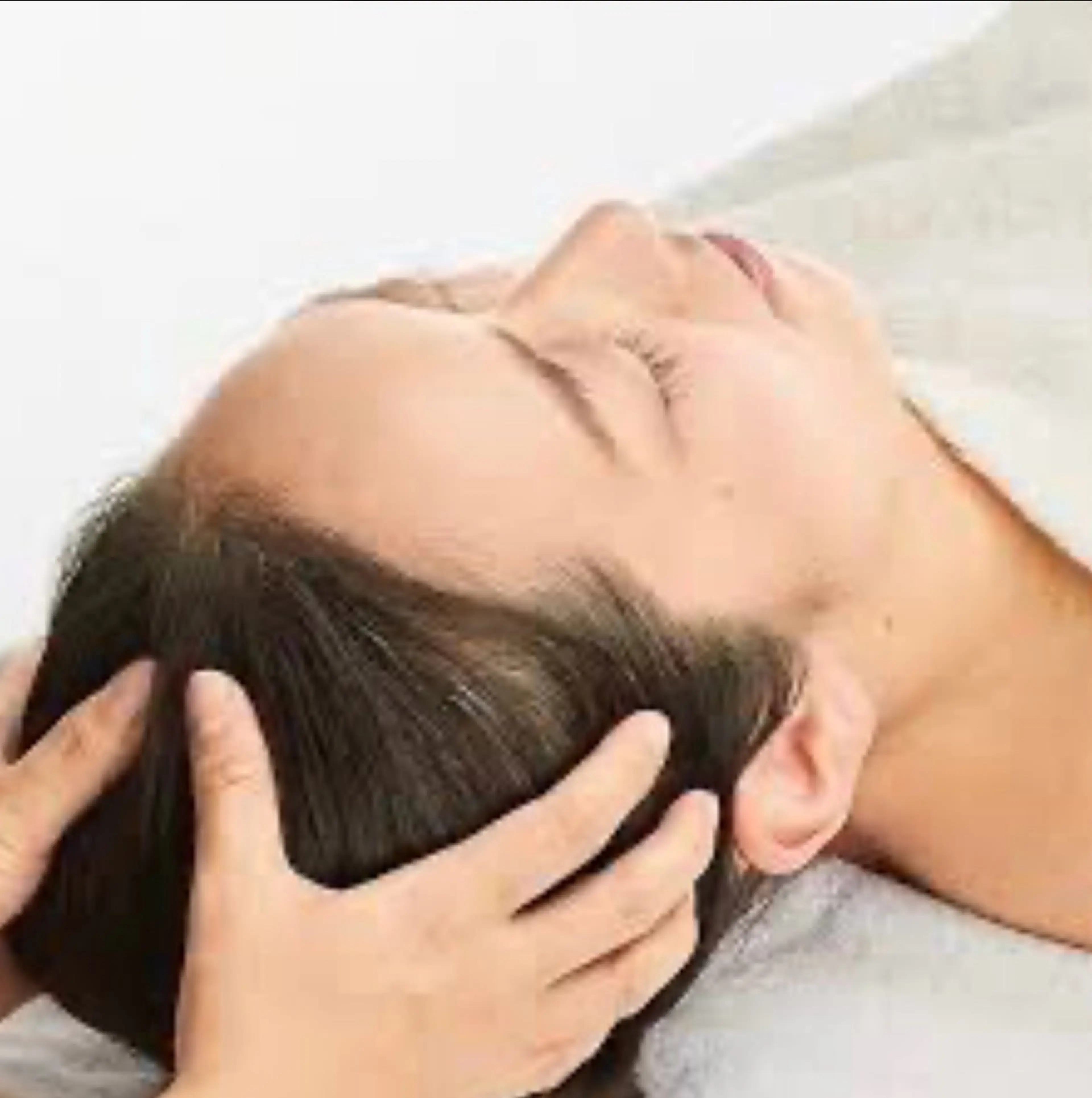 春の花粉対策☘️フェイシャルエステとヘッドマッサージ!毛穴に入った花粉やチリを取り除き、エステで眼精疲労や頭痛を解消!の写真