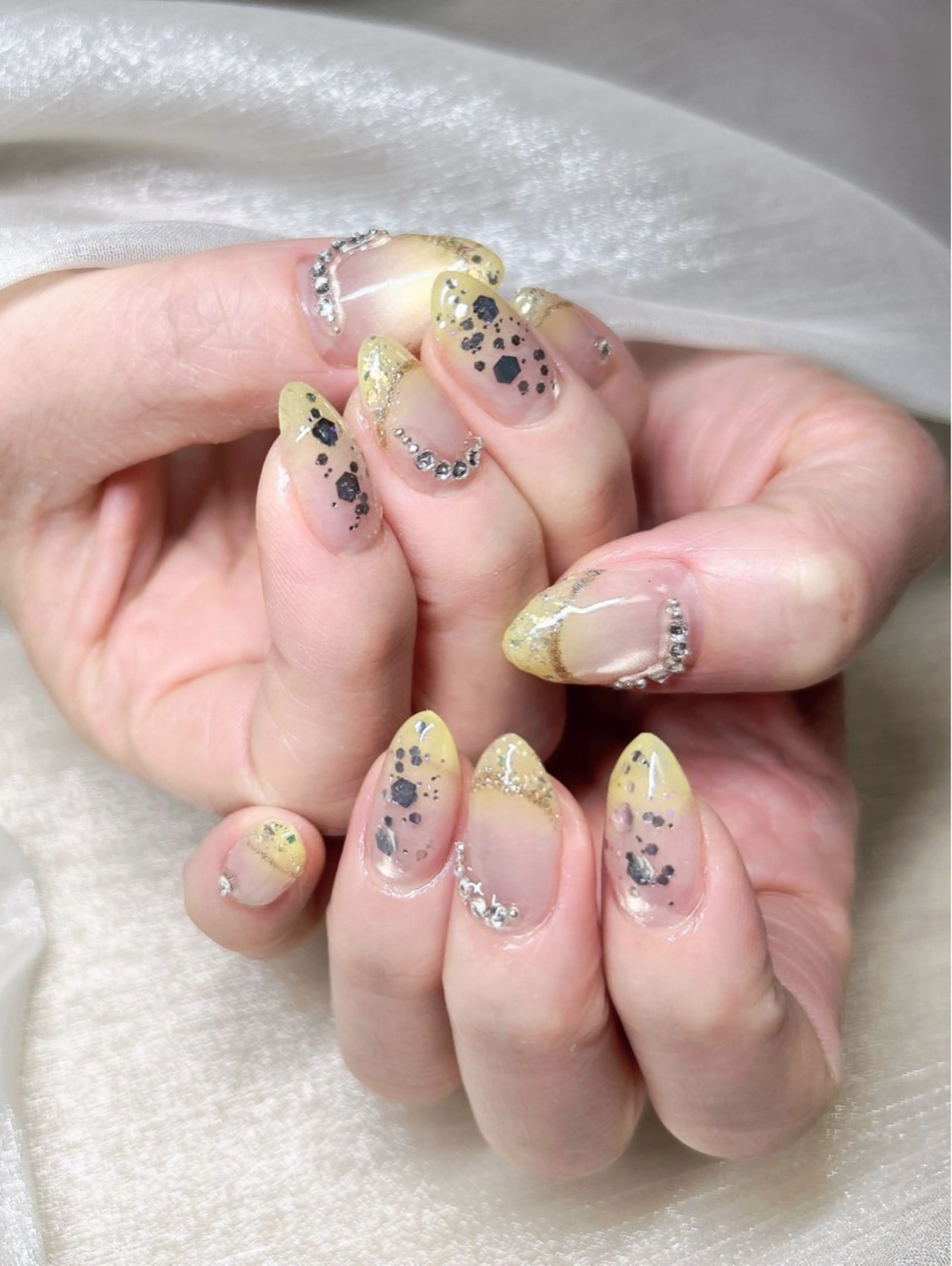 ネイル ミラーネイル 持ち込み ニュアンスネイル ストーンネイル ワンホンネイル LUKA NAILのネイルデザイン