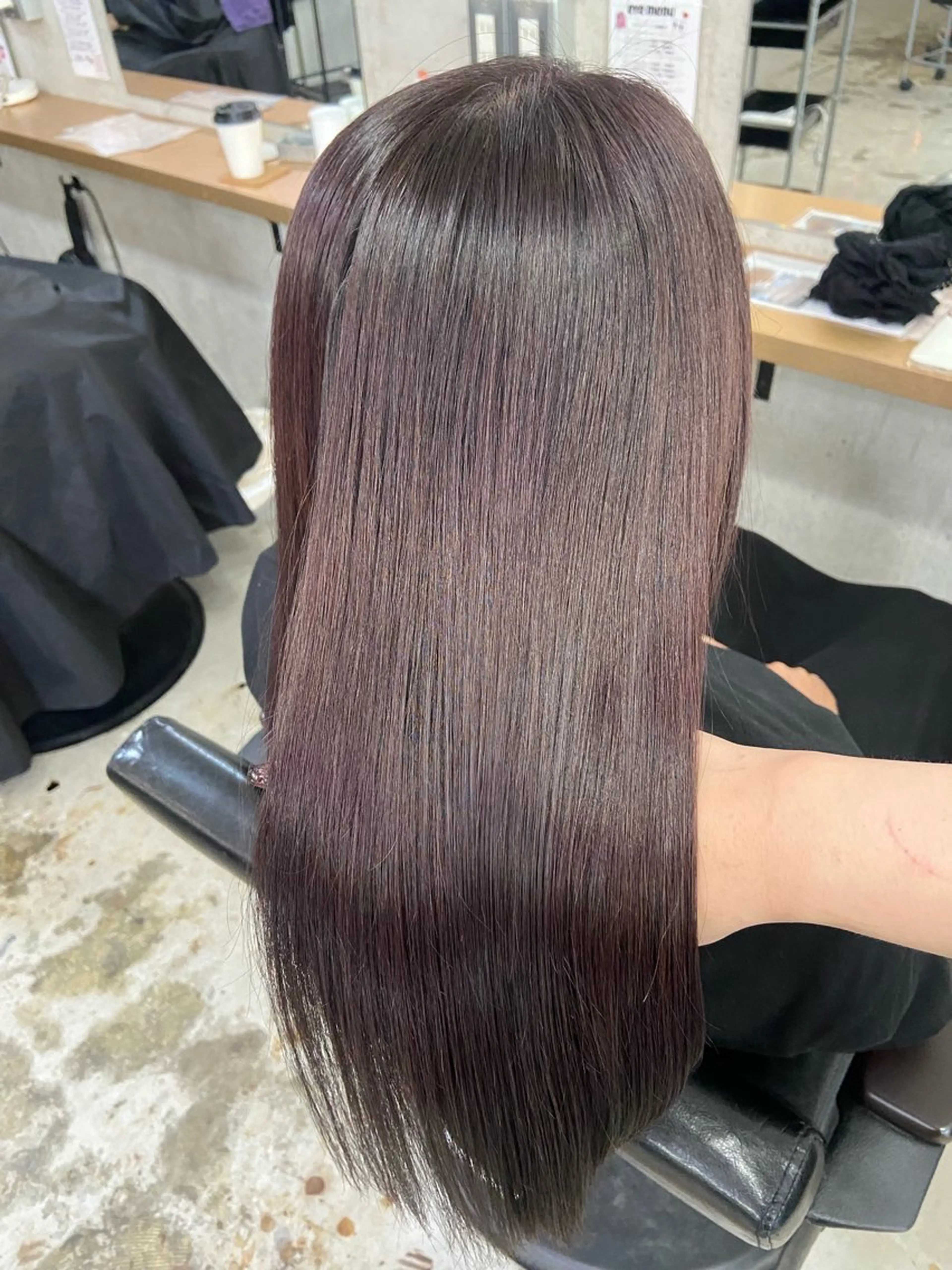 ロング カラー グレージュ ラベンダーカラー ラベンダーグレージュ ラベンダーグレー ヘアカラー 安住 日花のヘアスタイル