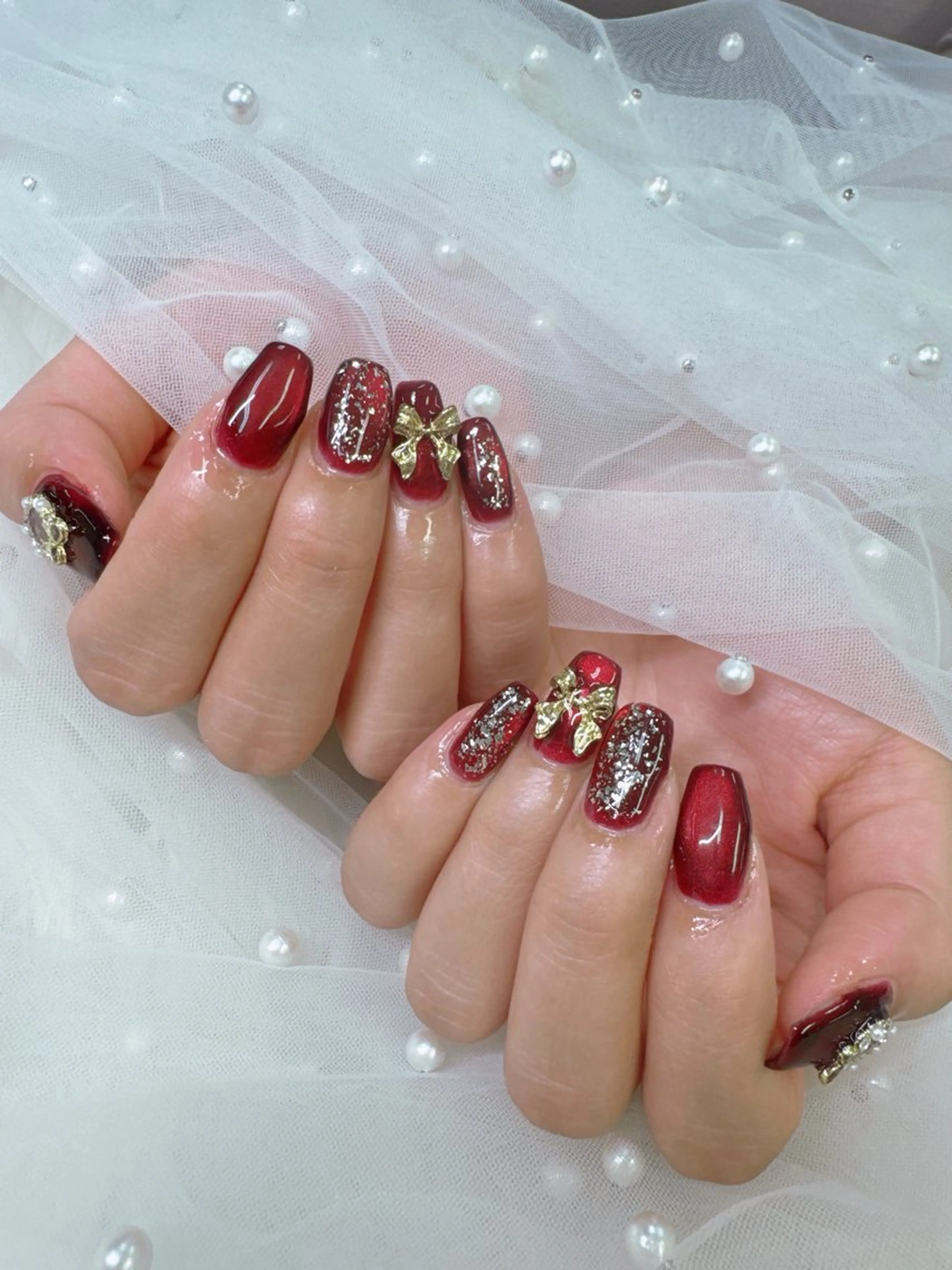 ネイル ボルドー ジェルネイル キラキラネイル ロングネイル マグネットネイル ハンドネイル Queeens nailのネイルデザイン