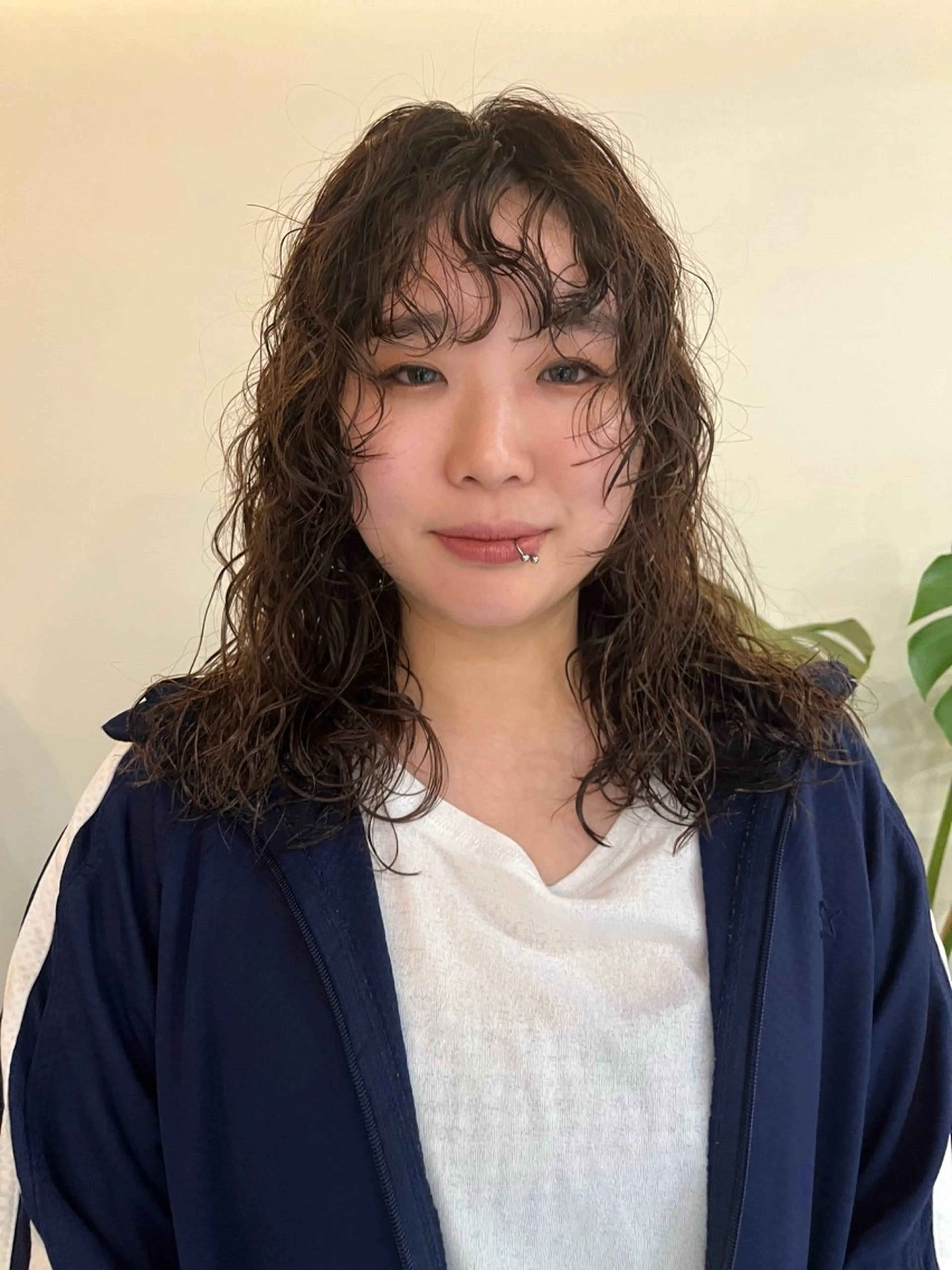 セミロング セミロングパーマ 顔まわりレイヤー レイヤーカット ウルフカット レイヤーカット\ウル フ　chinatsuのヘアスタイル