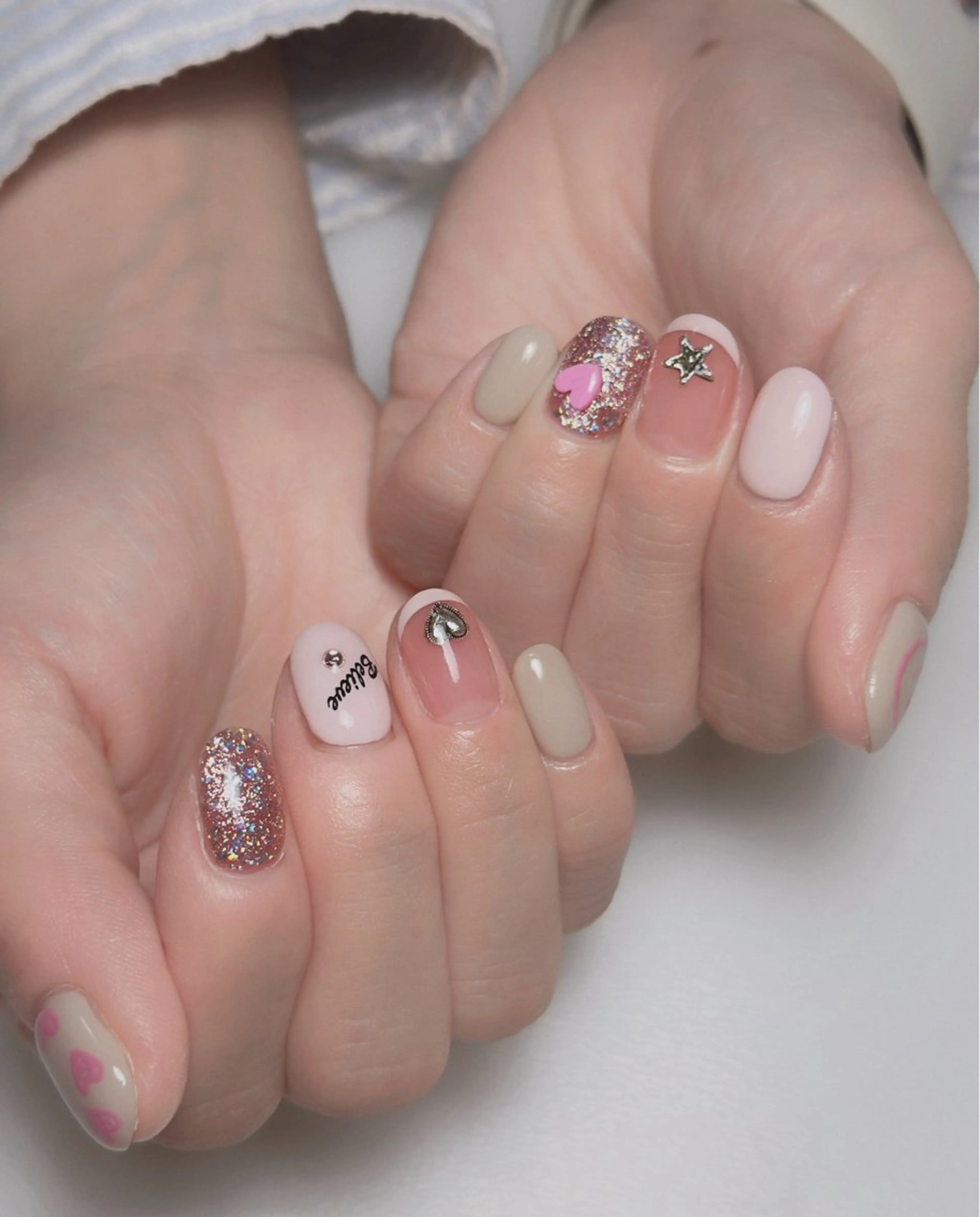 ネイル オーロラネイル 長さ出し フットネイル ラメ(グリッター) ラメグラデーション ハンドネイル 👍thumbs up nail👍のネイルデザイン