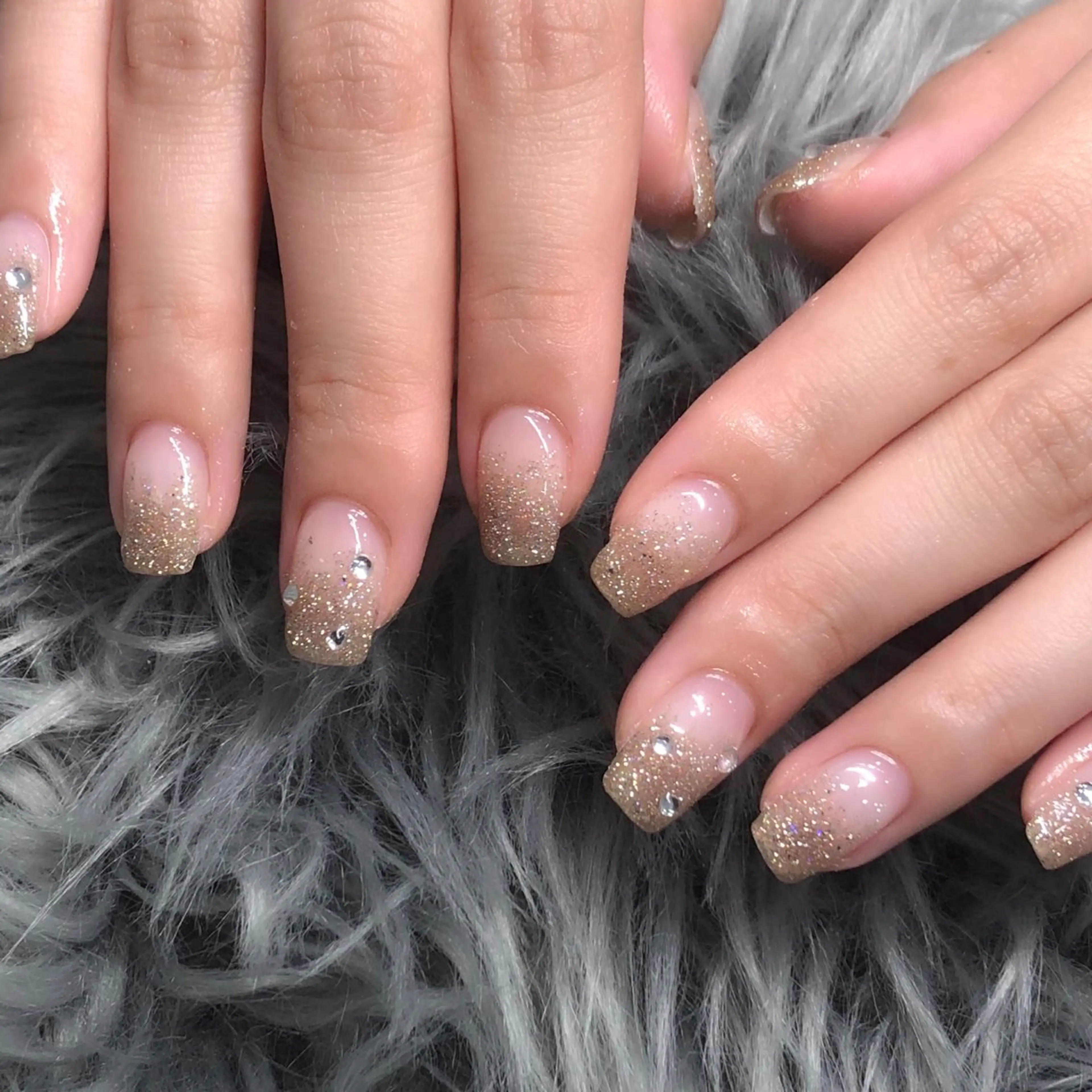 ネイル 長さ出し 。 YURiのネイルデザイン