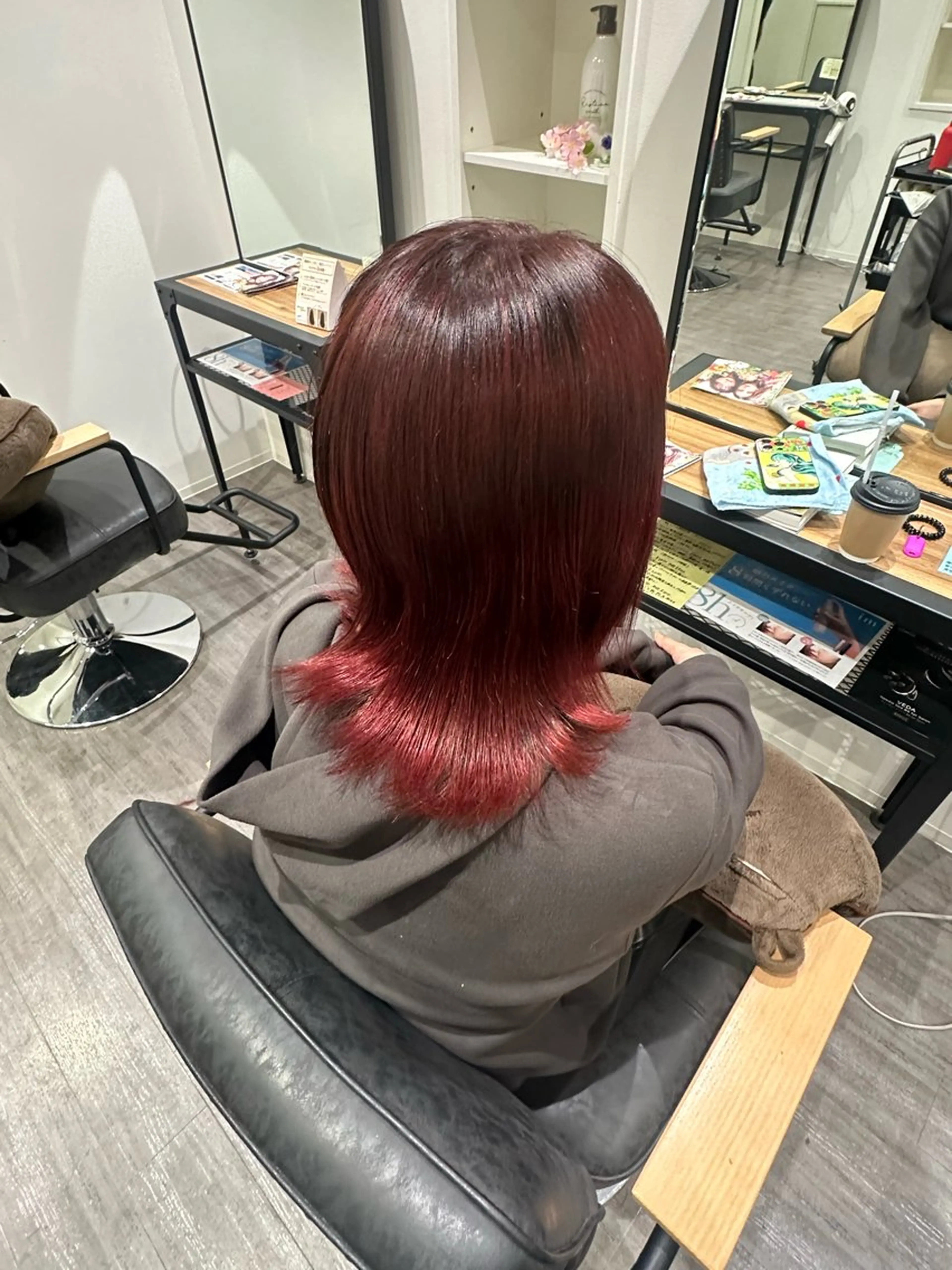 ミディアム カラー レッドカラー 艶髪レイヤー上田 紗也🇰🇷💗のヘアスタイル